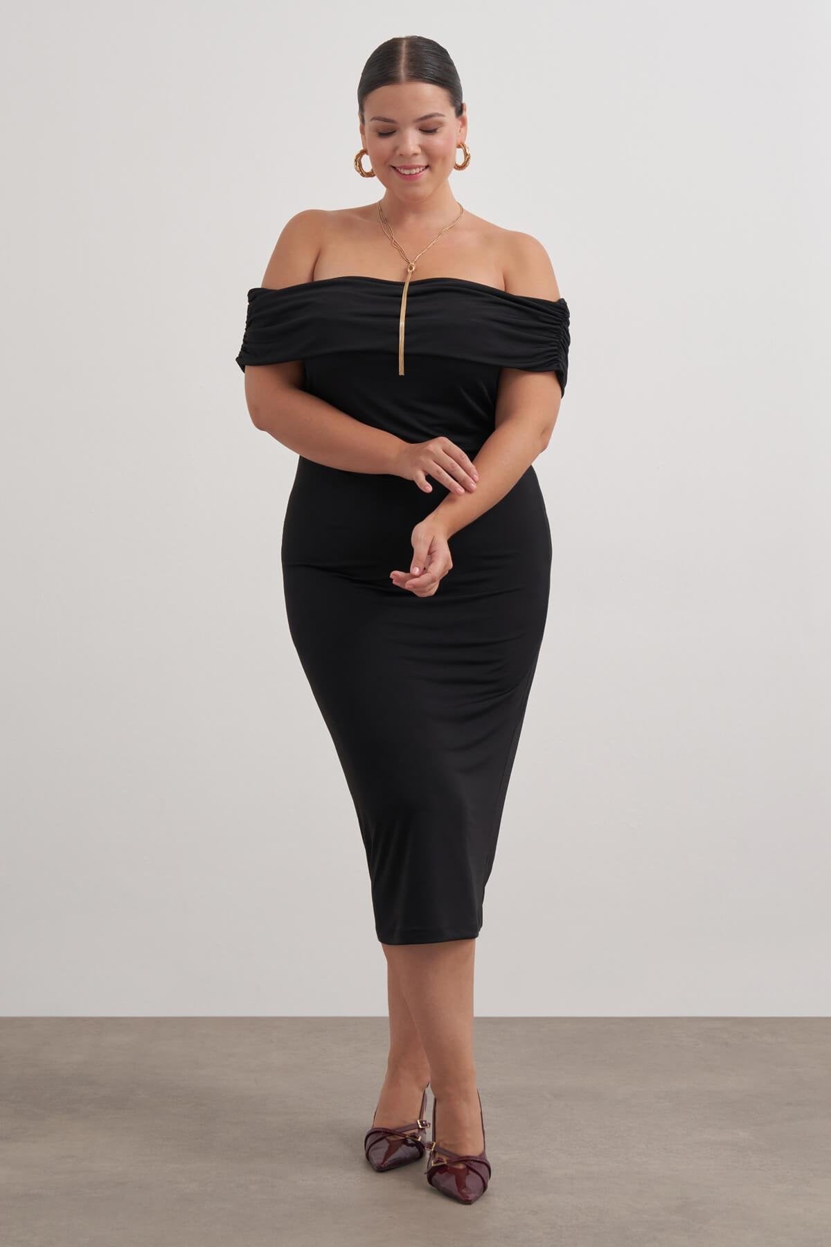Açık Omuzlu Kolsuz Elbise