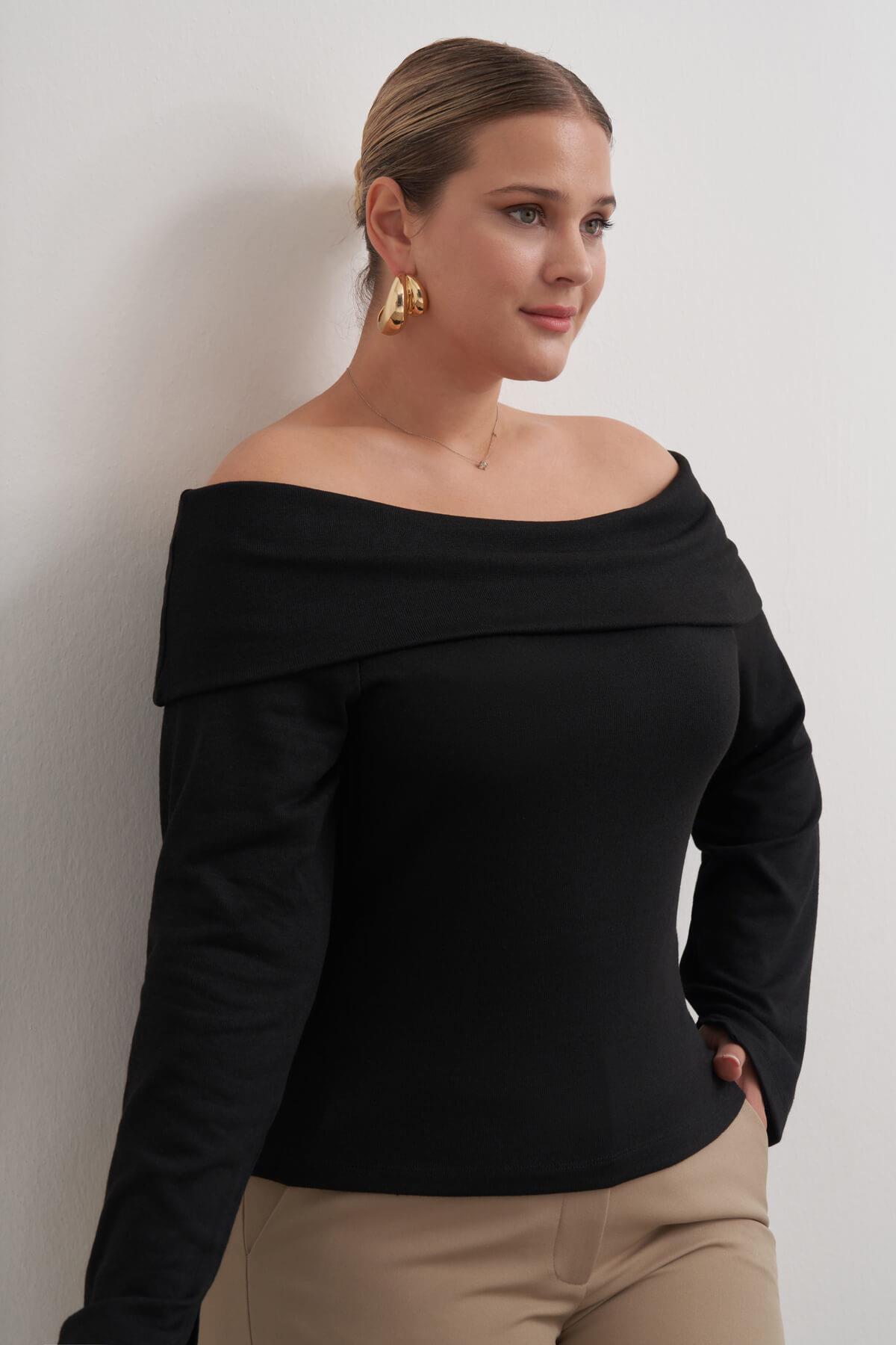 Açık Omuzlu Triko Bluz