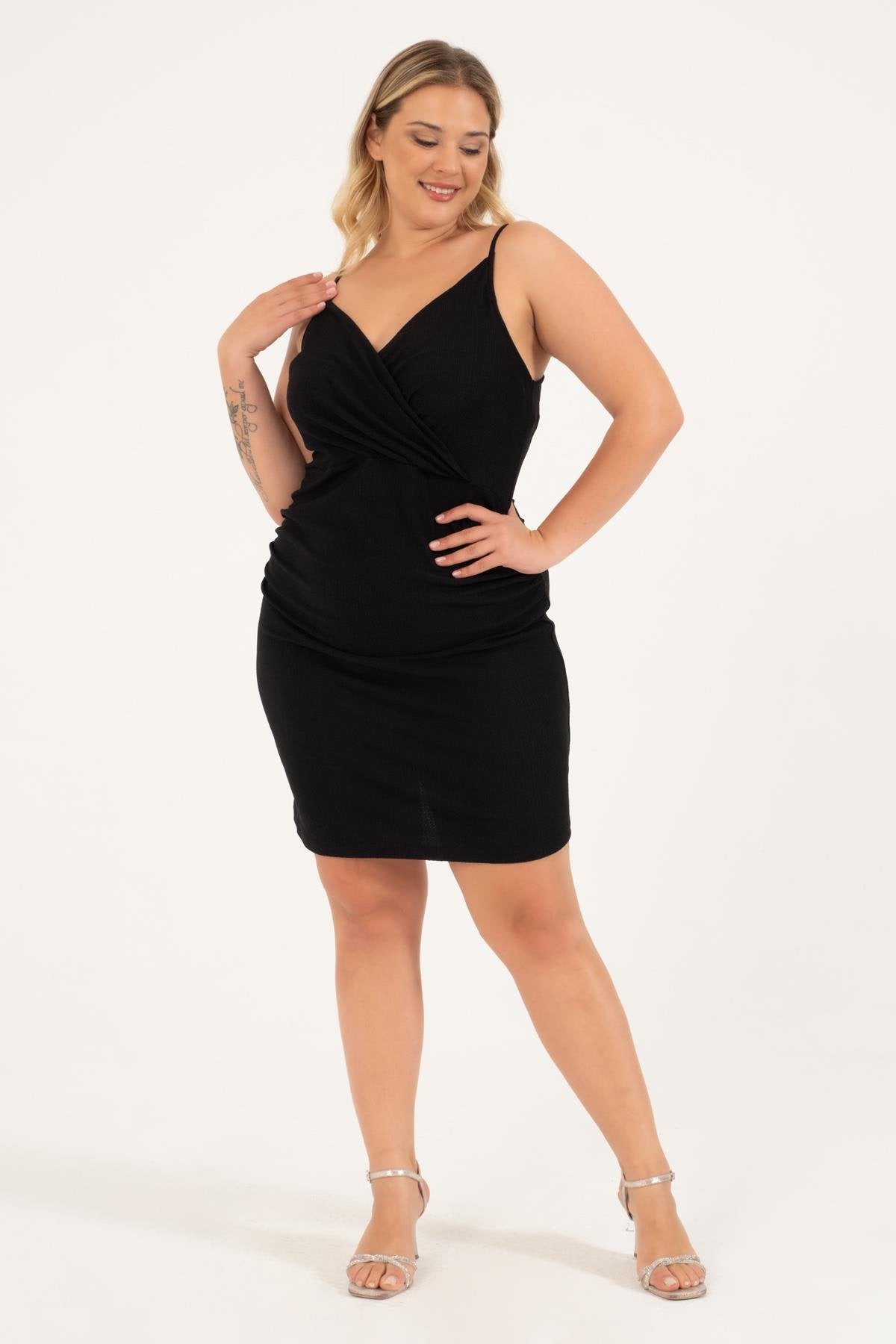 Anvelop Drapeli Elbise