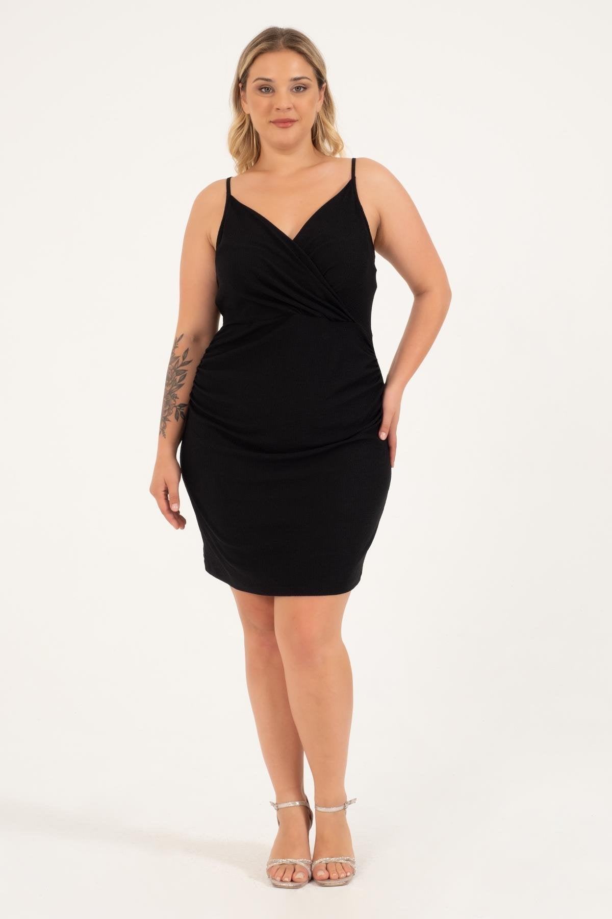 Anvelop Drapeli Elbise