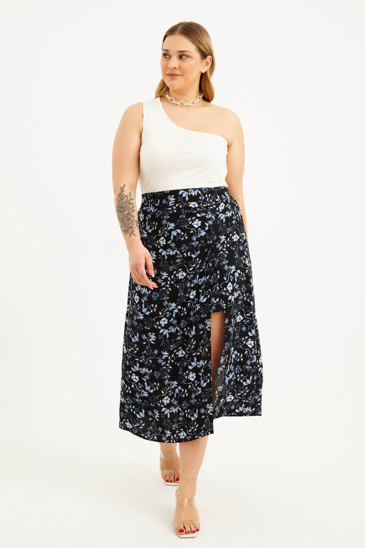 Arka Beli Lastikli Büzgülü Midi Etek