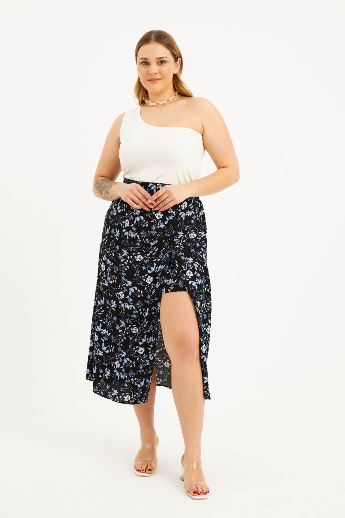 Arka Beli Lastikli Büzgülü Midi Etek