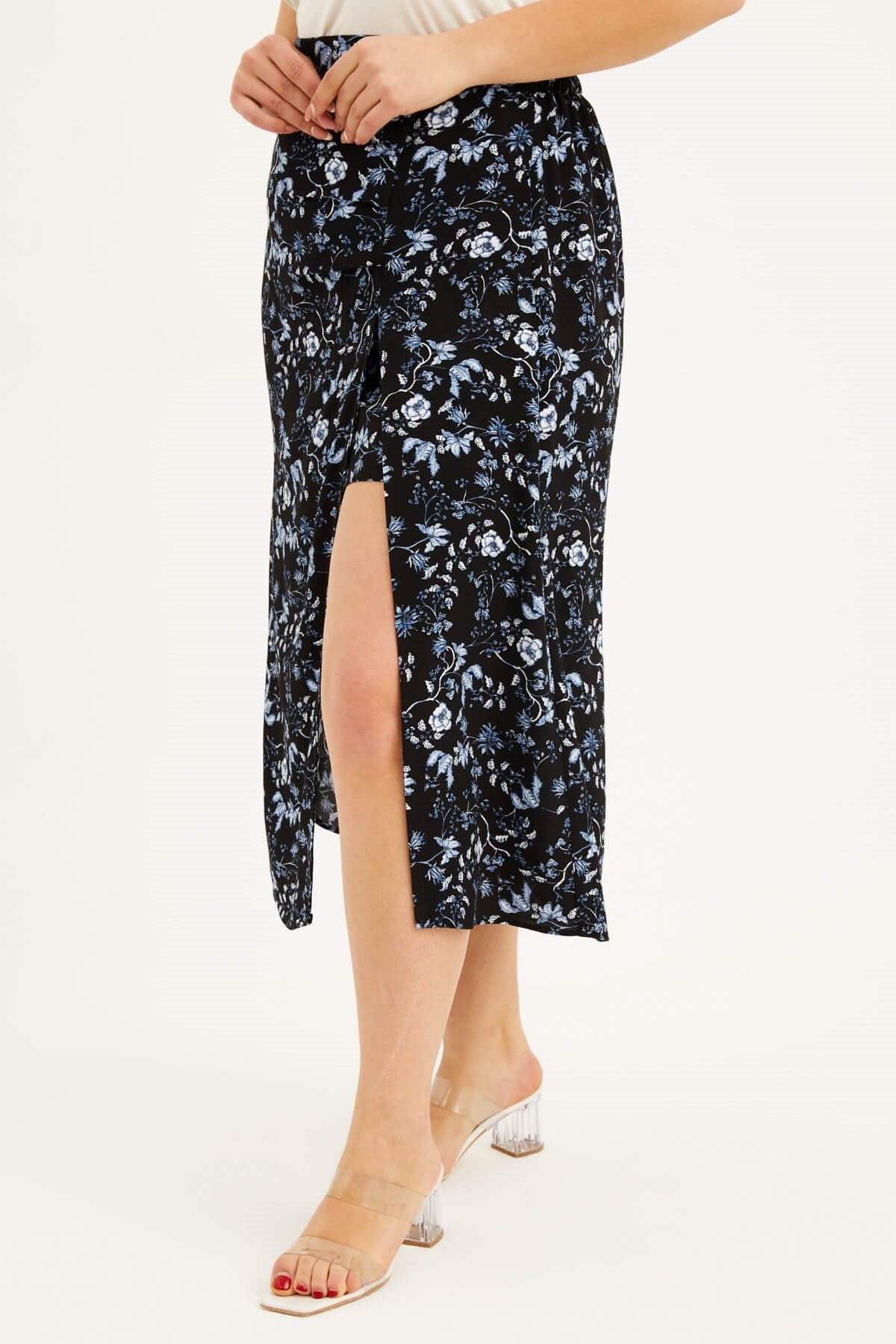 Arka Beli Lastikli Büzgülü Midi Etek