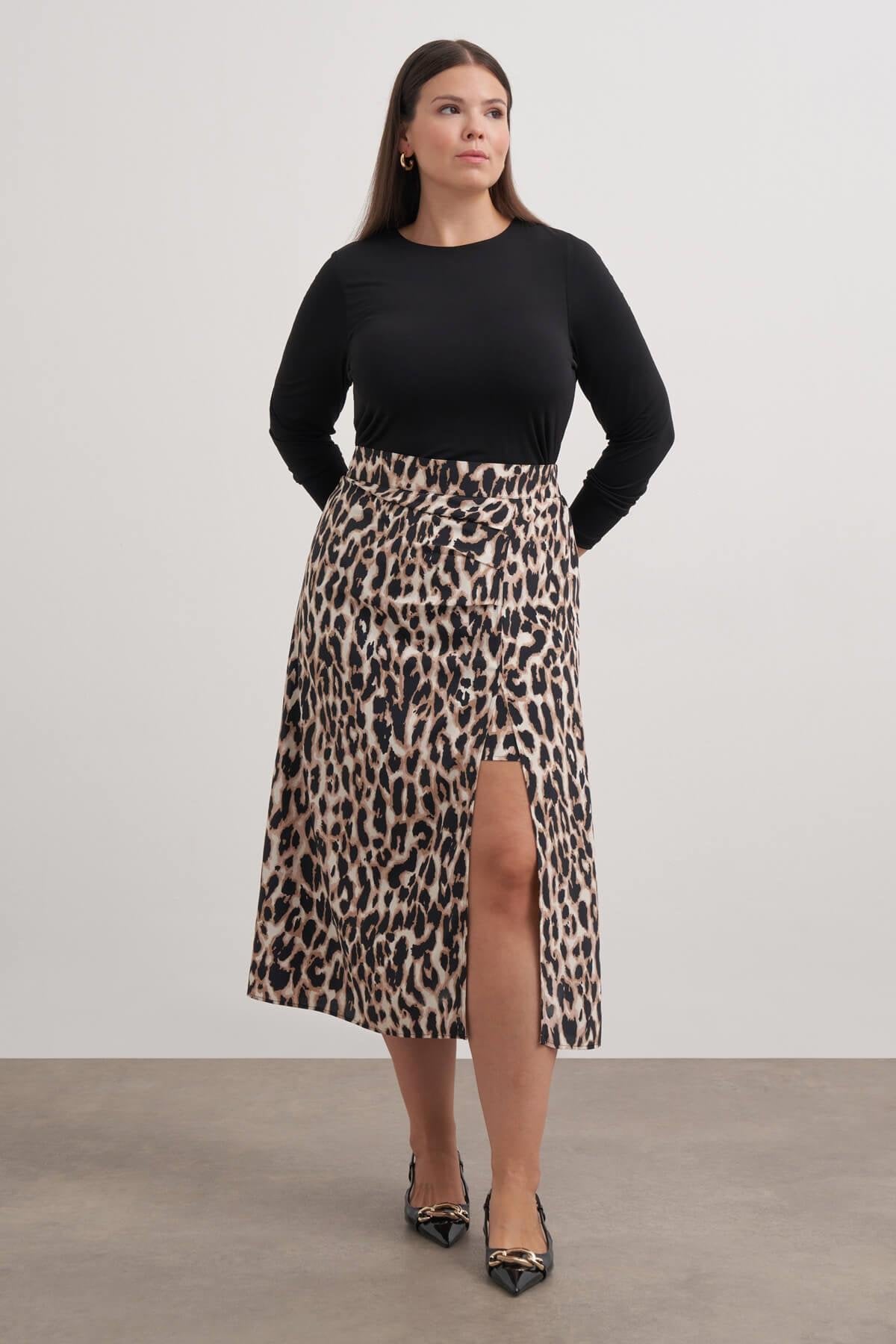 Arka Beli Lastikli Büzgülü Midi Etek