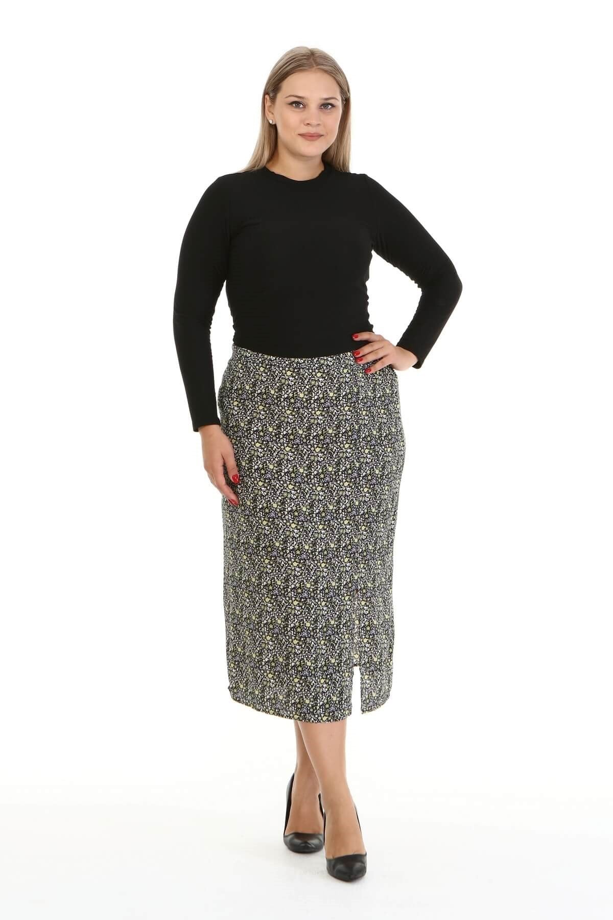 Arka Beli Lastikli Yırtmaçlı Etek