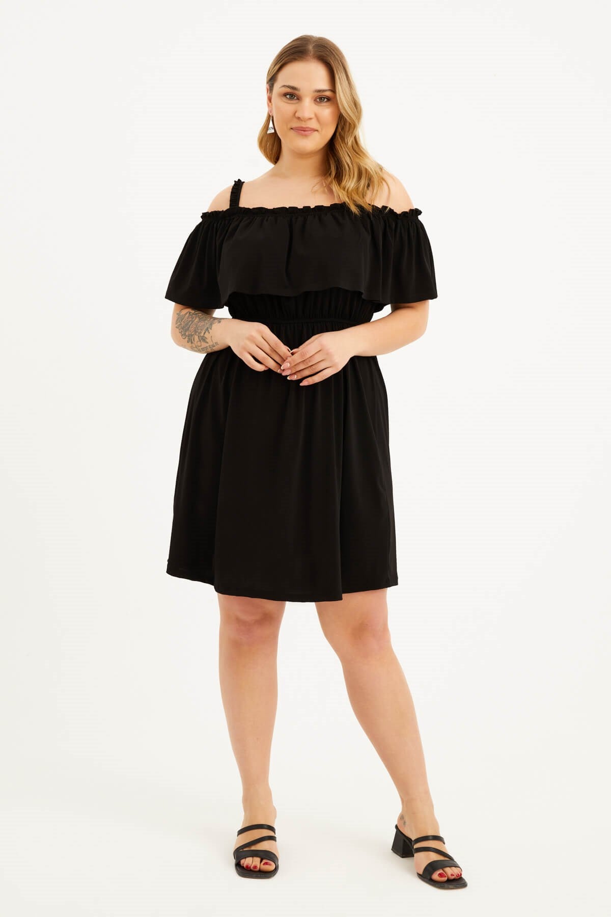 Askılı Karmen Yaka Fırfırlı Elbise