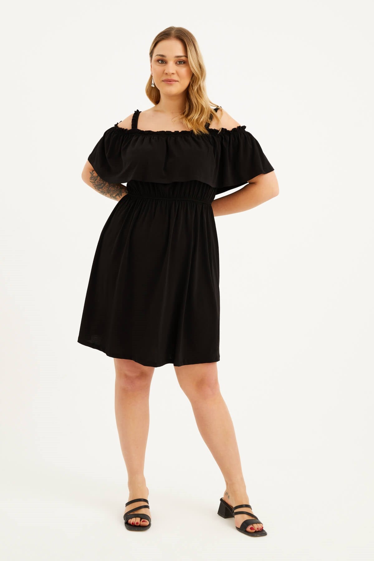 Askılı Karmen Yaka Fırfırlı Elbise