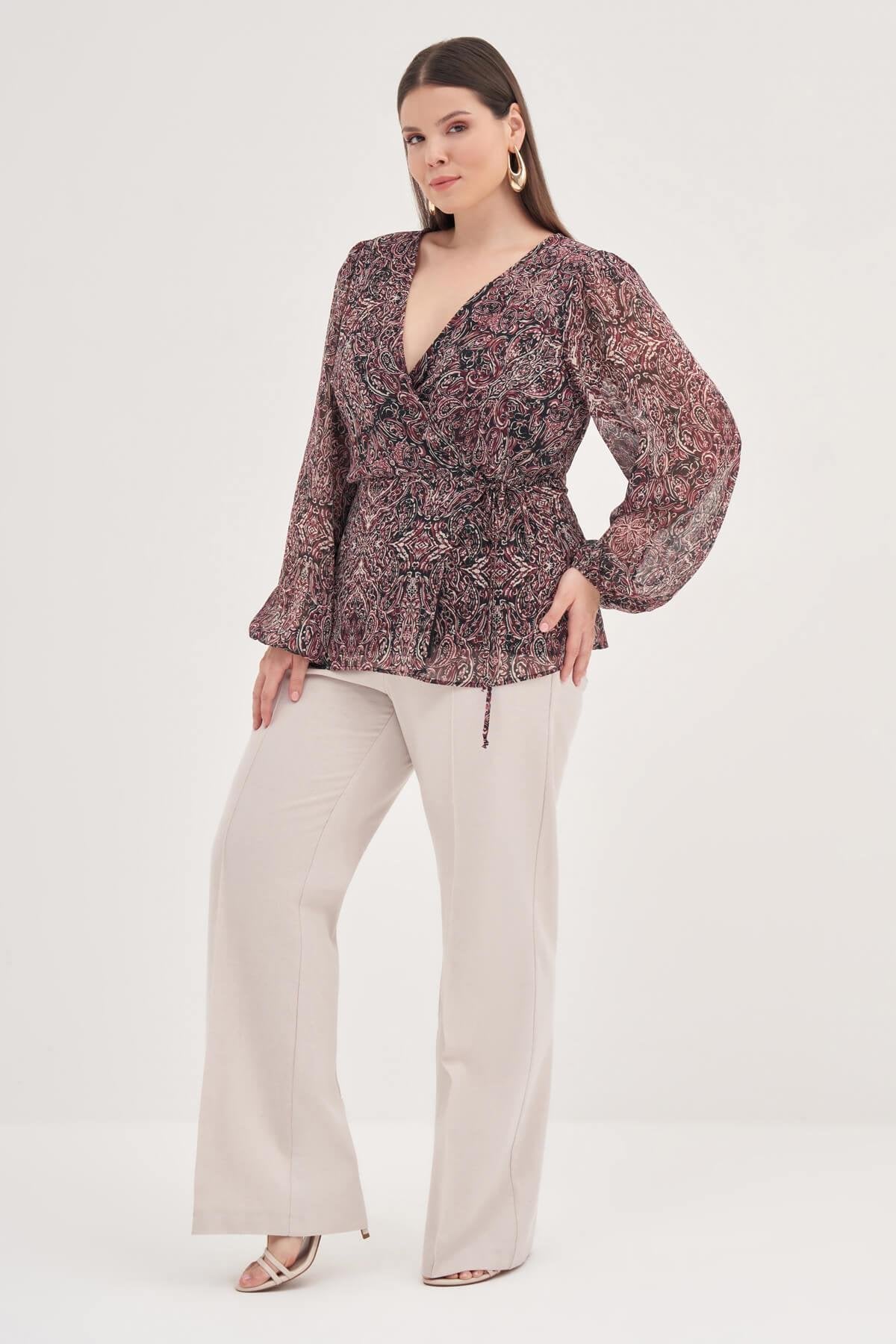 Astarlı Bağlama Detaylı Şifon Bluz