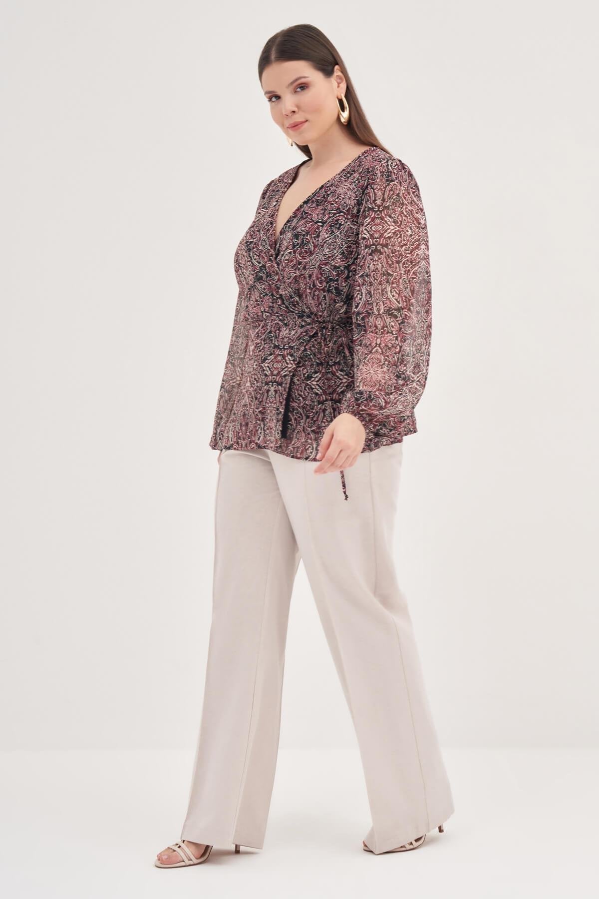 Astarlı Bağlama Detaylı Şifon Bluz