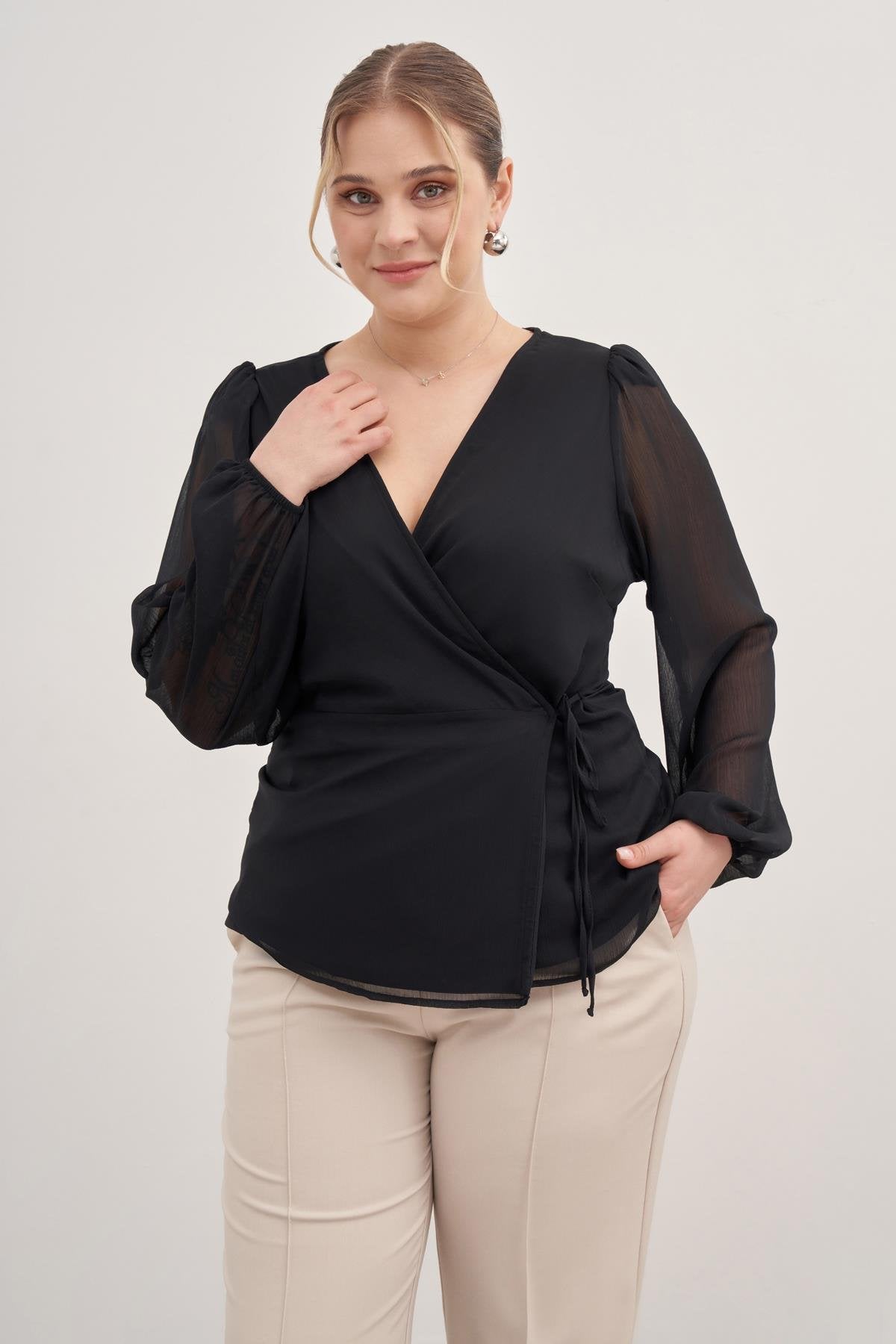 Astarlı Bağlama Detaylı Şifon Bluz
