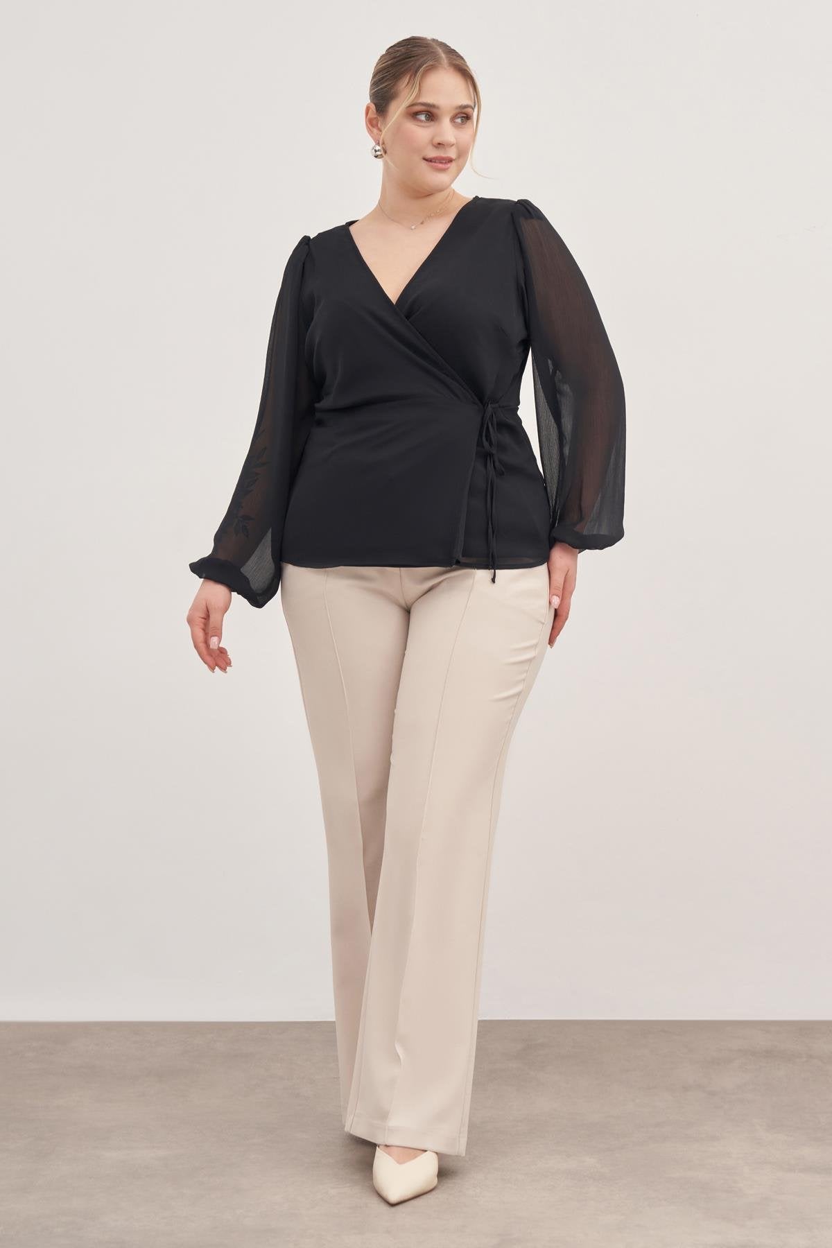 Astarlı Bağlama Detaylı Şifon Bluz