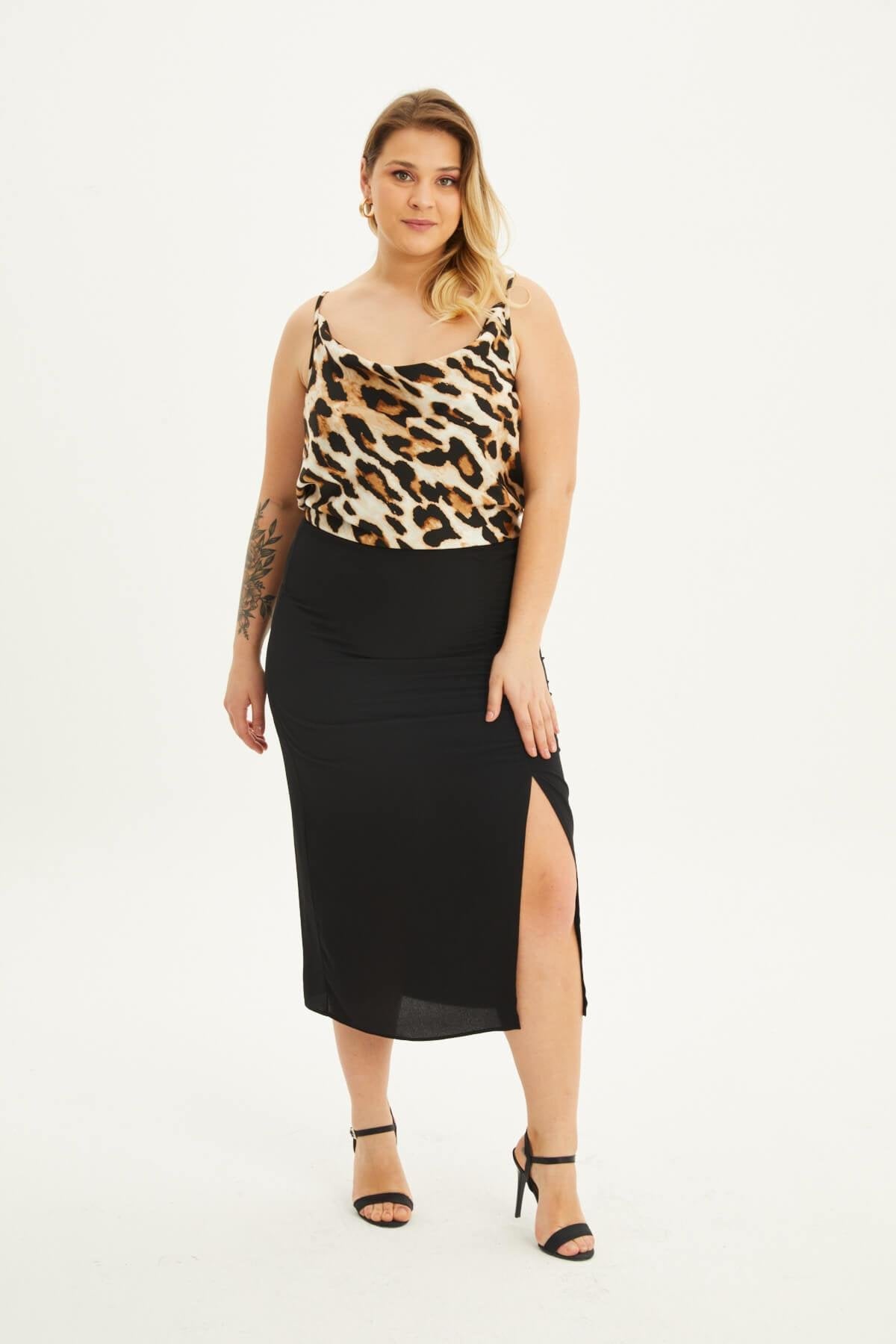 Astarlı Büzgü Detaylı Midi Etek