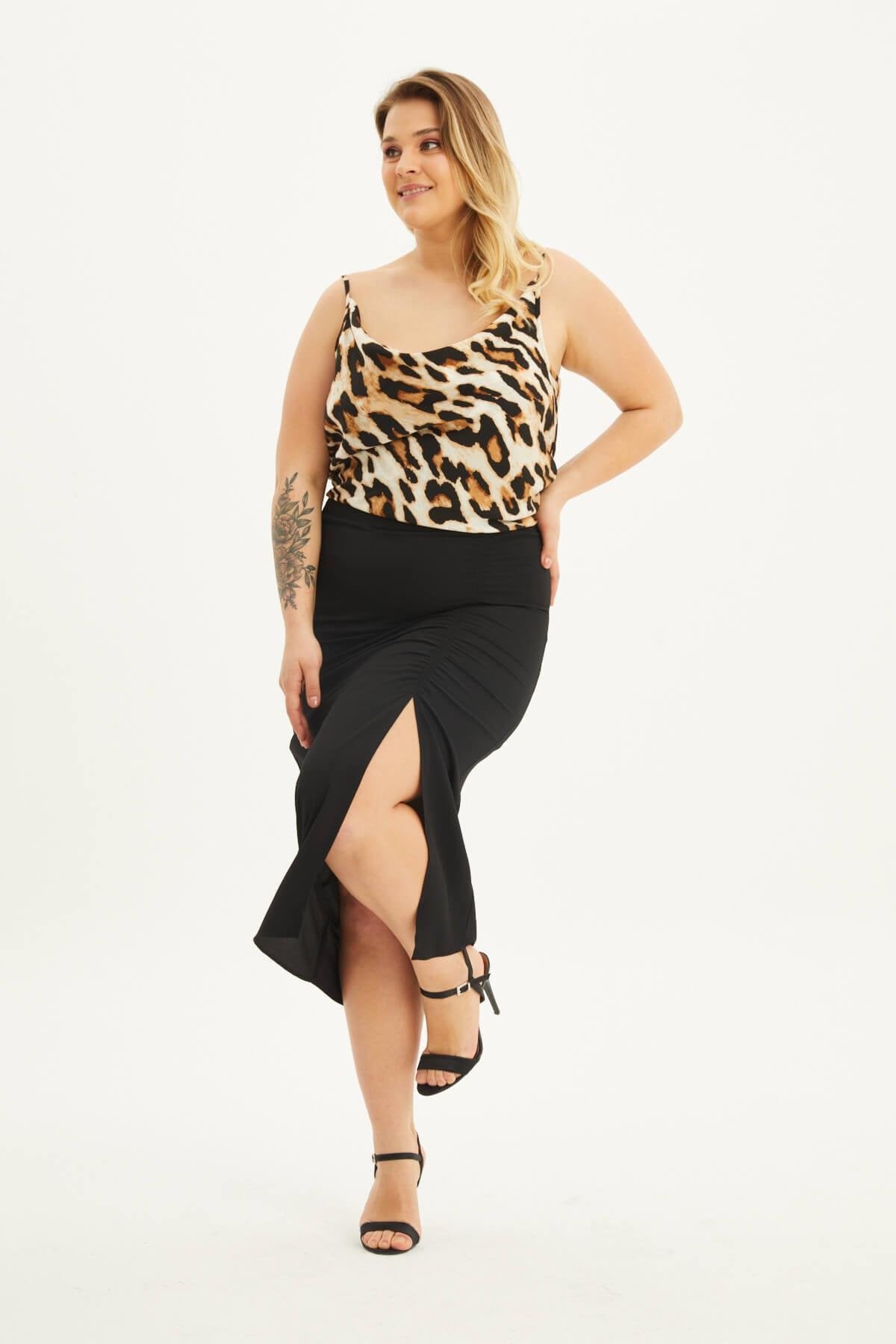 Astarlı Büzgü Detaylı Midi Etek