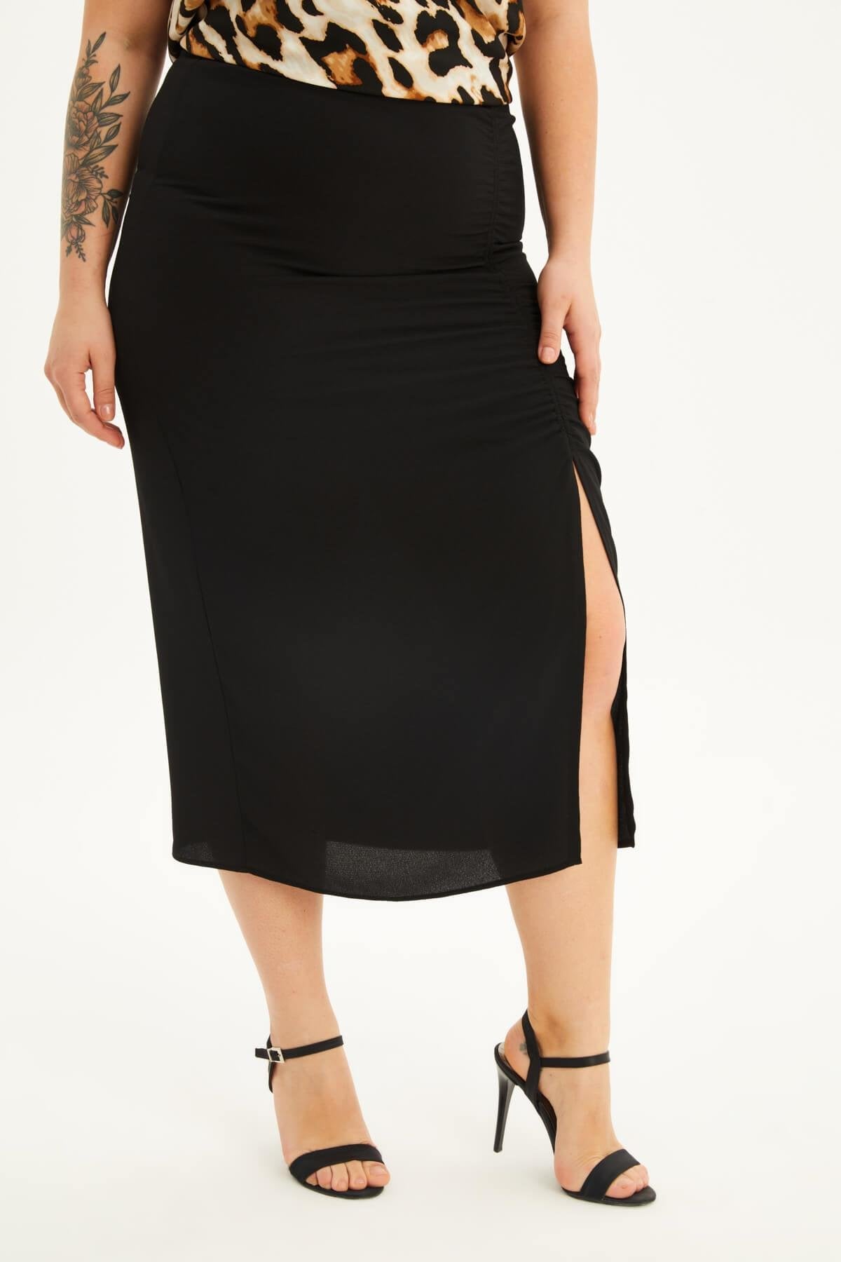 Astarlı Büzgü Detaylı Midi Etek