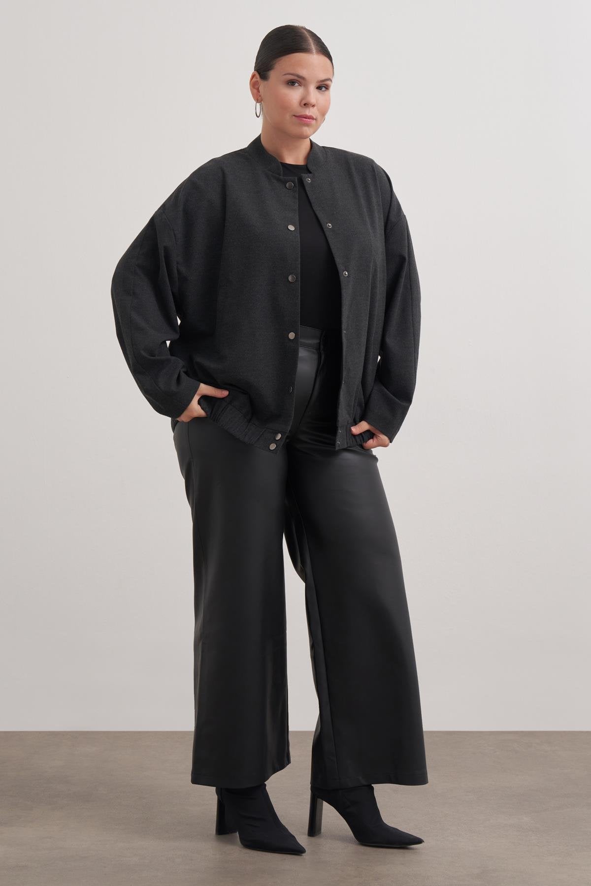 Astarlı Cep Detaylı Bomber Ceket