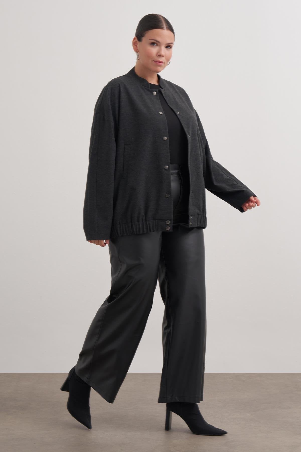 Astarlı Cep Detaylı Bomber Ceket