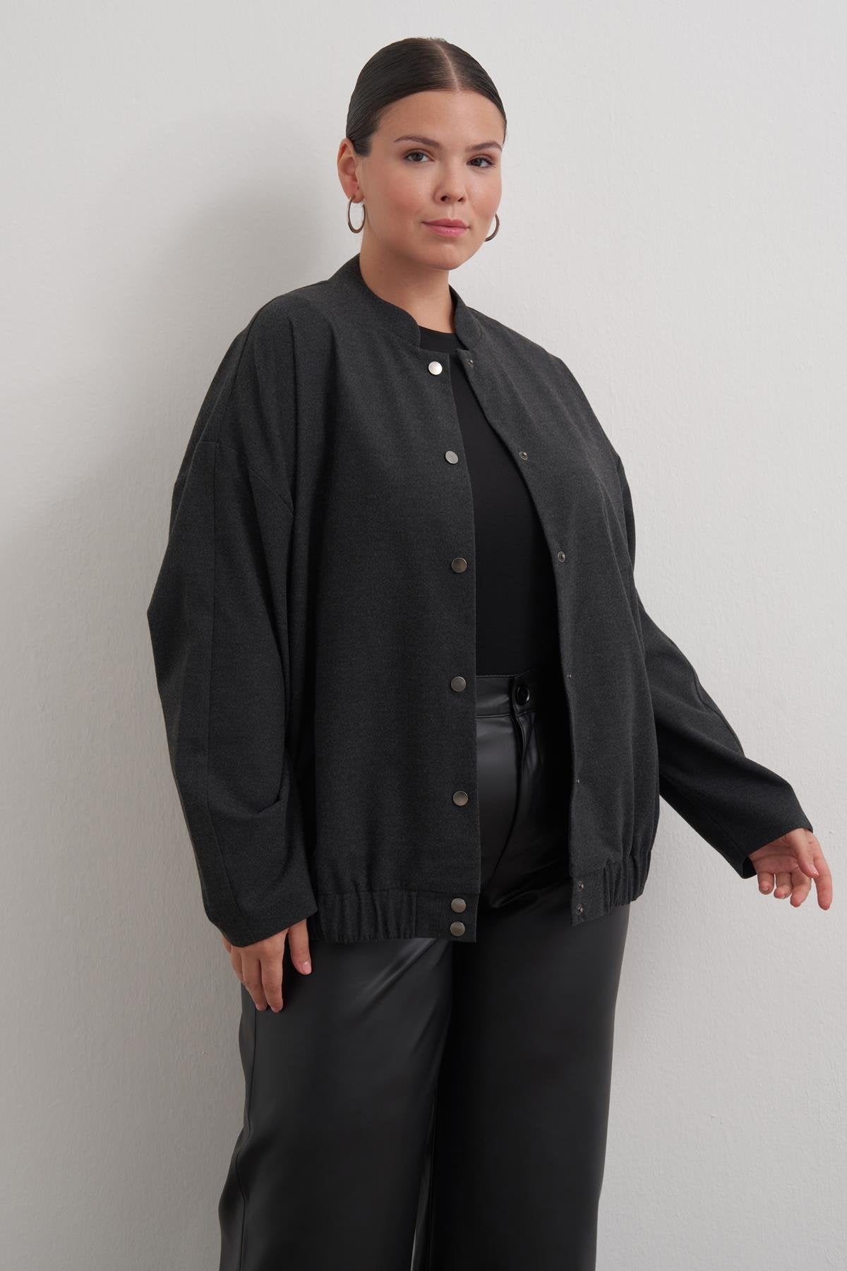 Astarlı Cep Detaylı Bomber Ceket