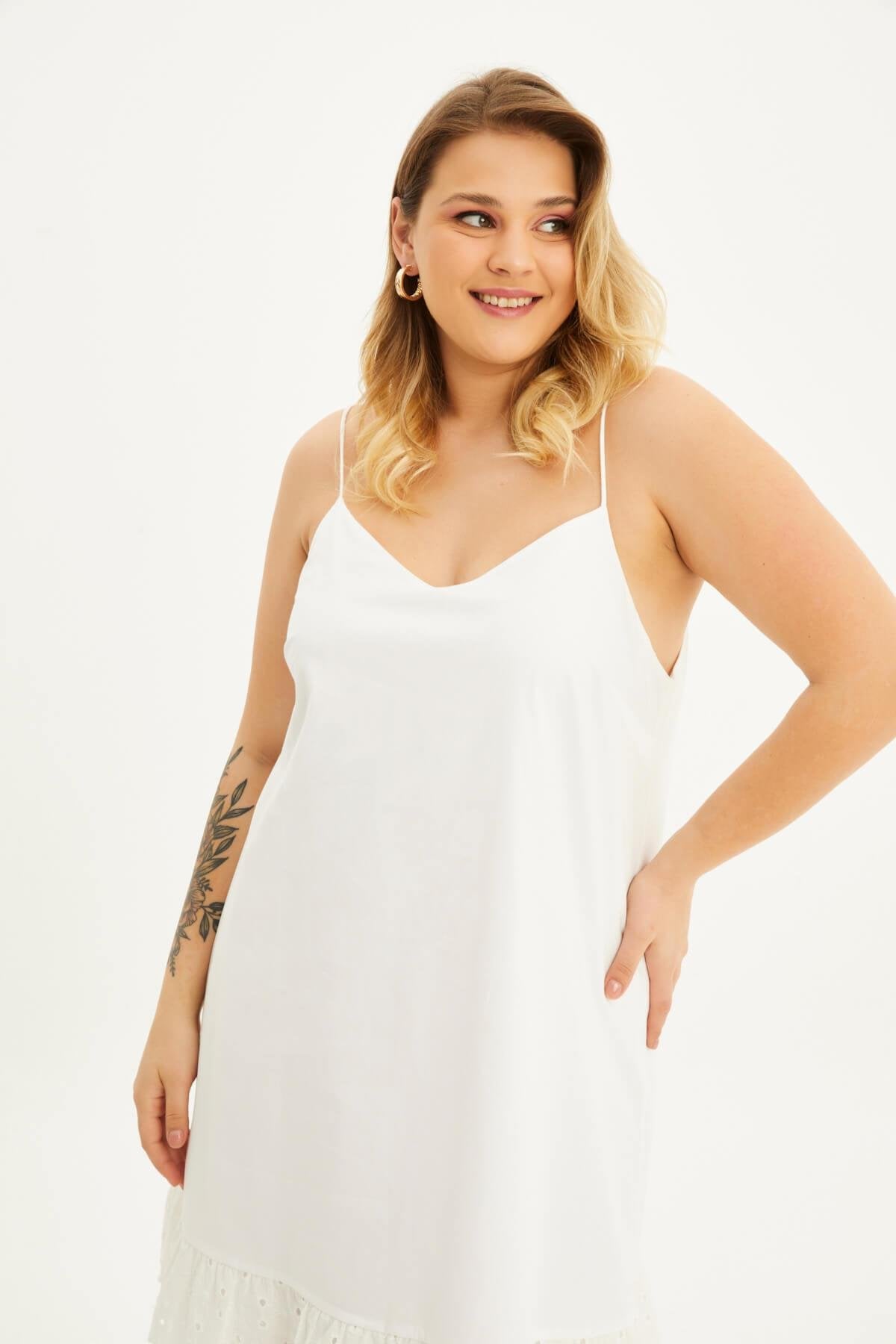 Astarlı İp Askılı Fistolu Elbise