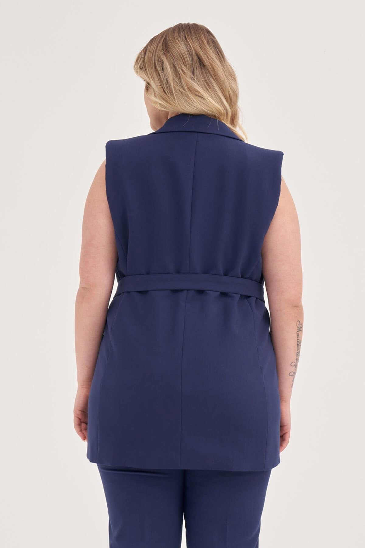 Astarlı Kuşaklı Uzun Yelek