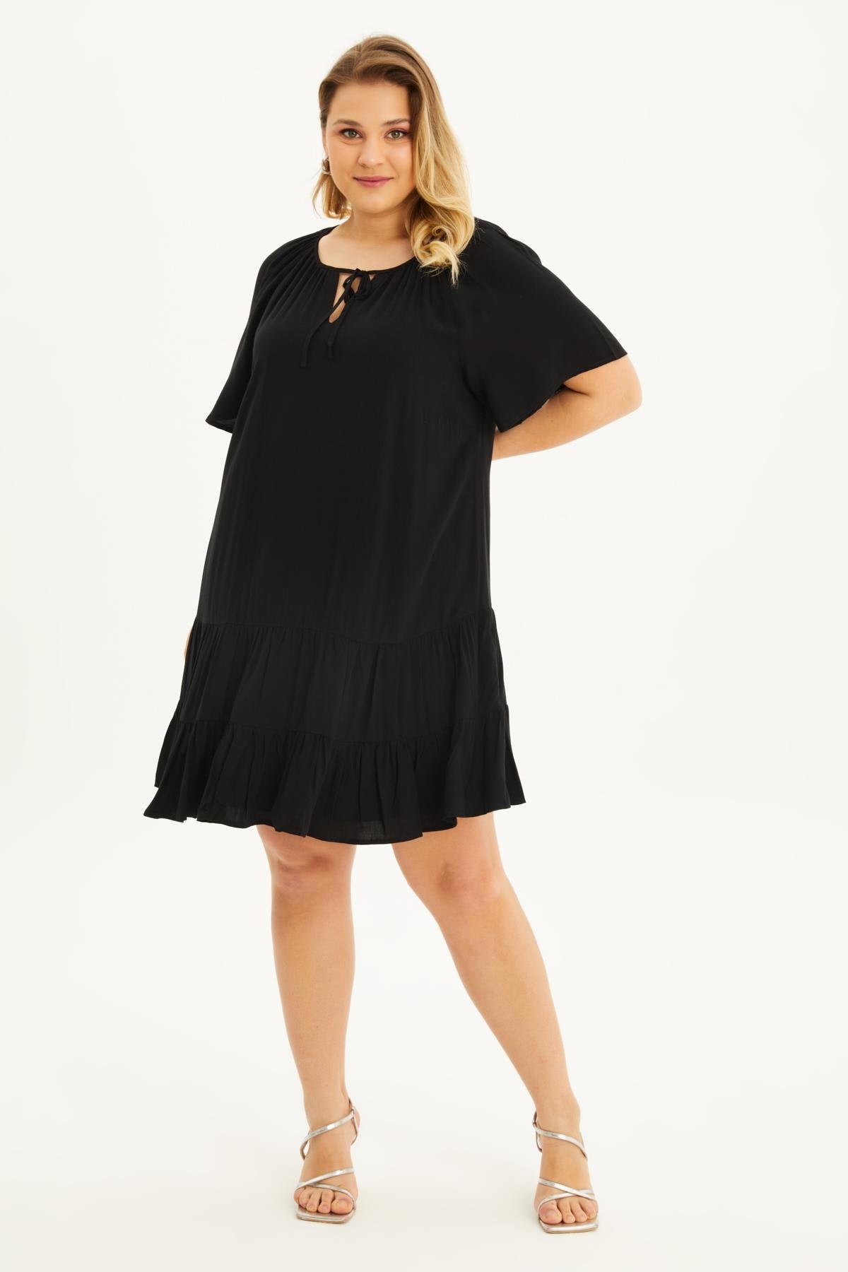 Astarlı Pelerin Kol Fırfırlı Elbise