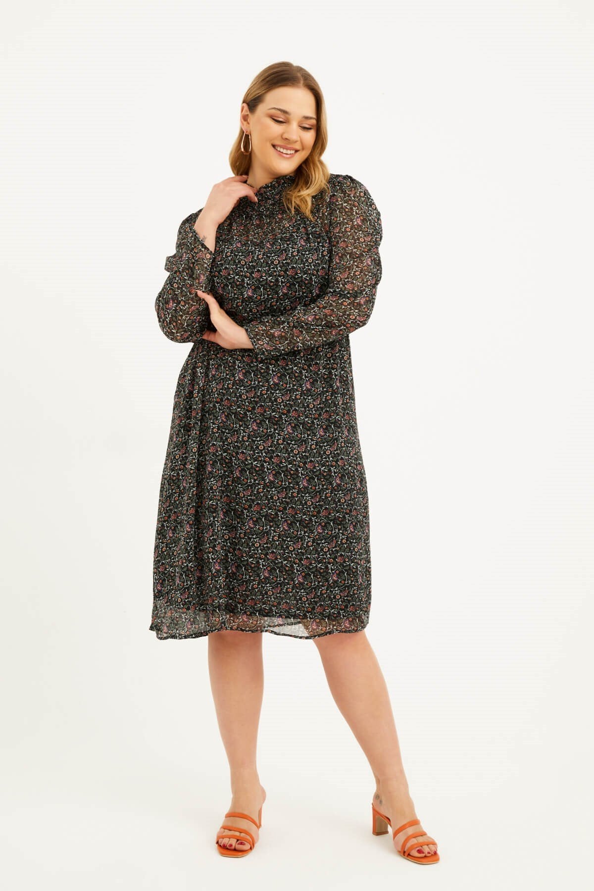 Astarlı Şifon Gipe Detaylı Elbise