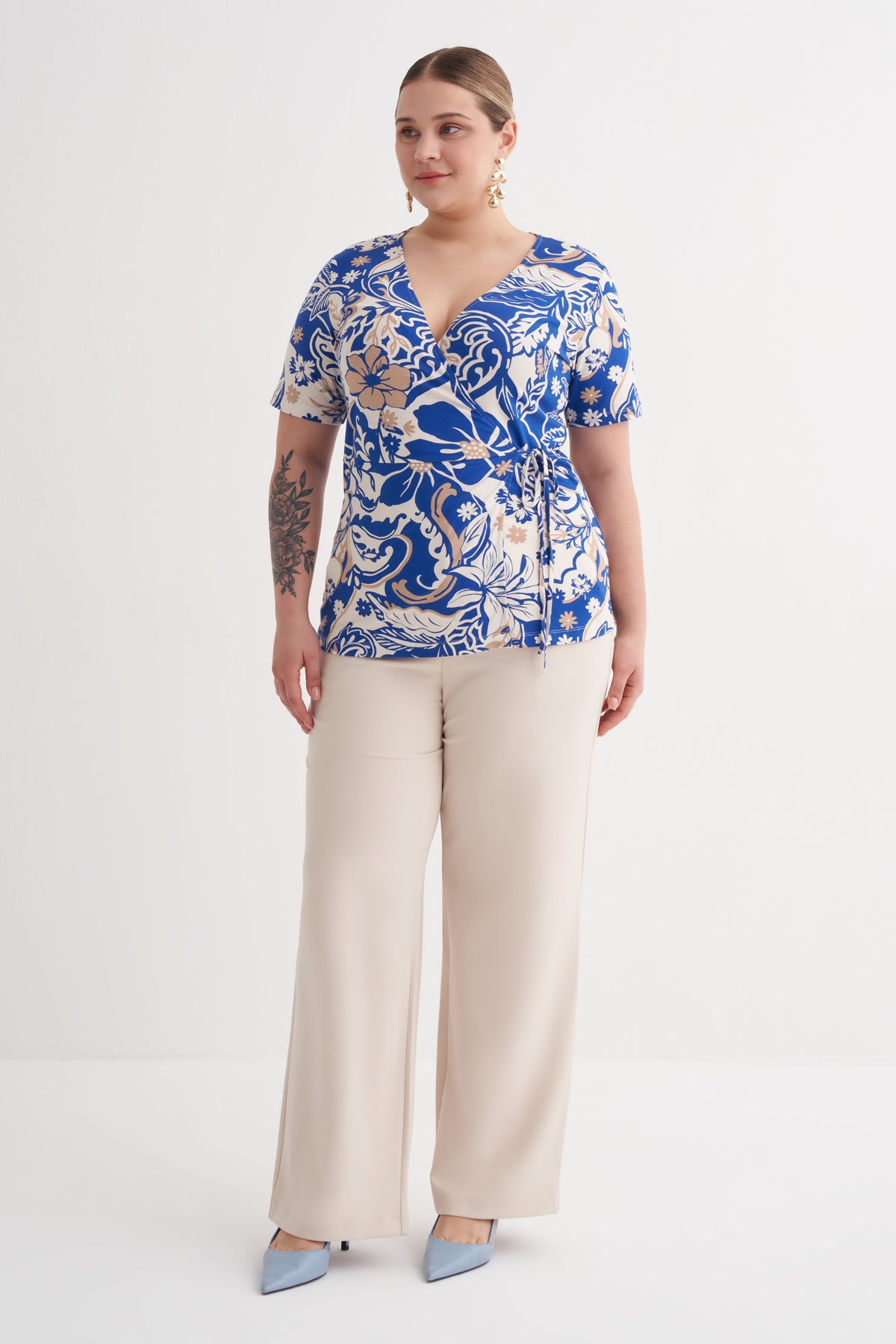 Bağlama Detaylı Desenli Bluz