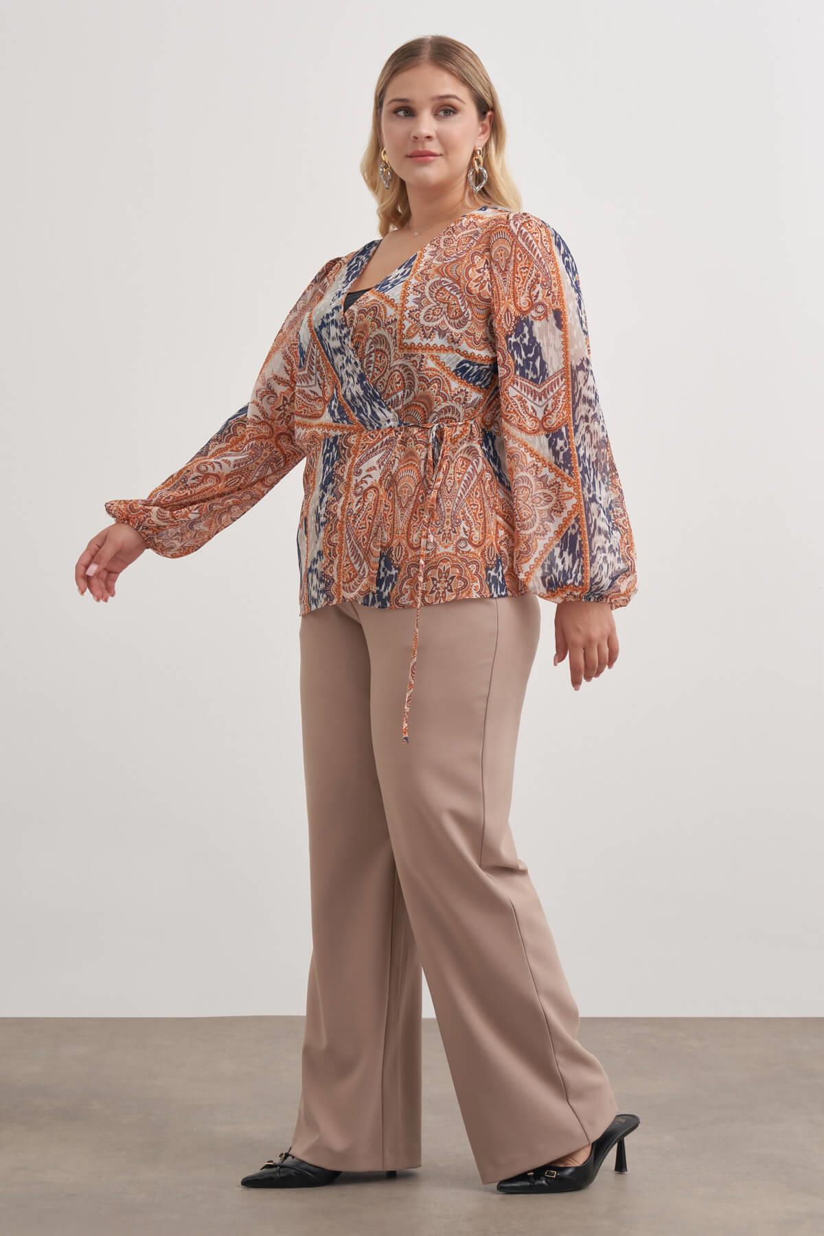 Bağlama Detaylı Şifon Bluz