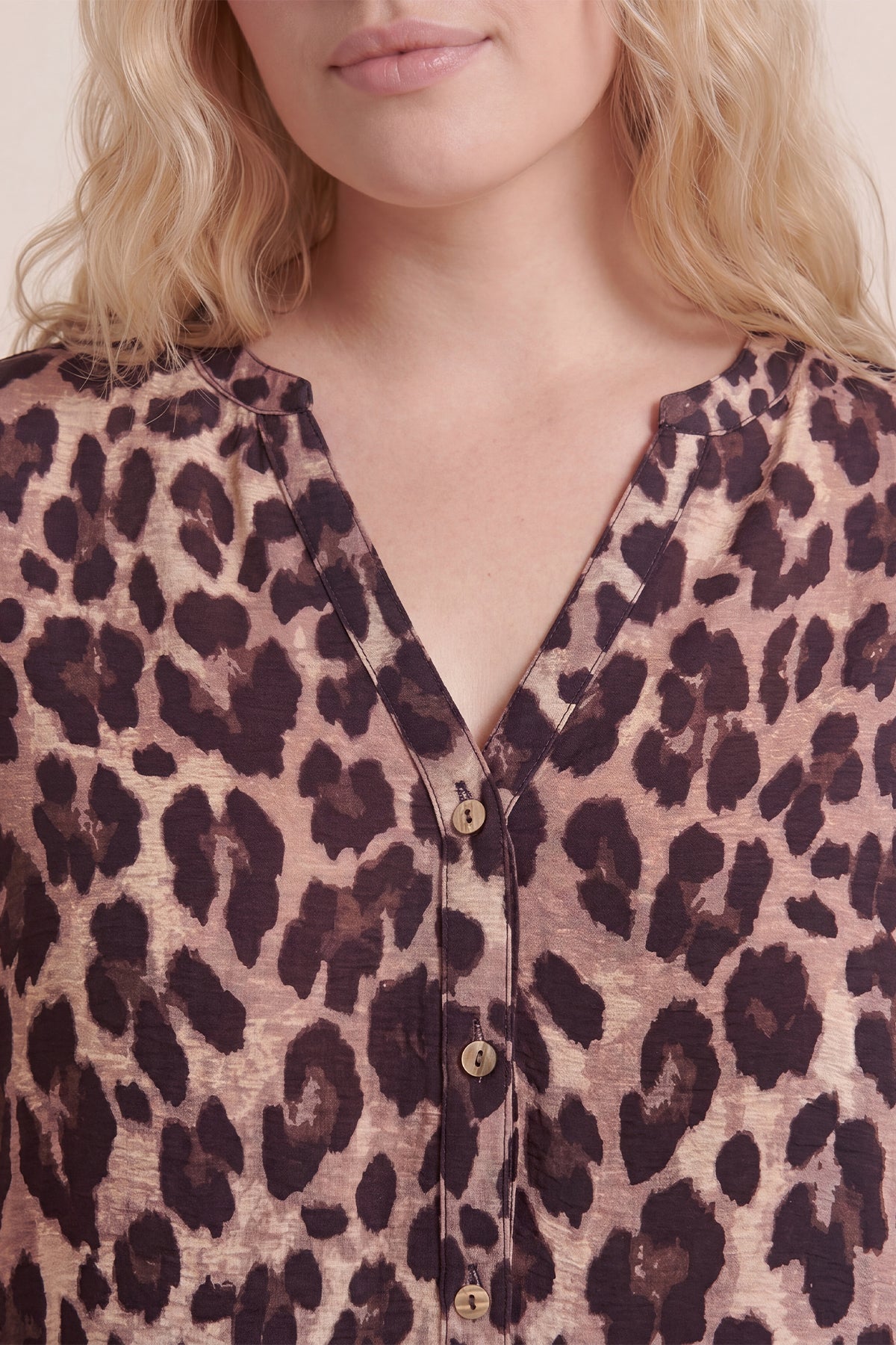 Balon Kol Düğmeli Leopar Desenli Bluz