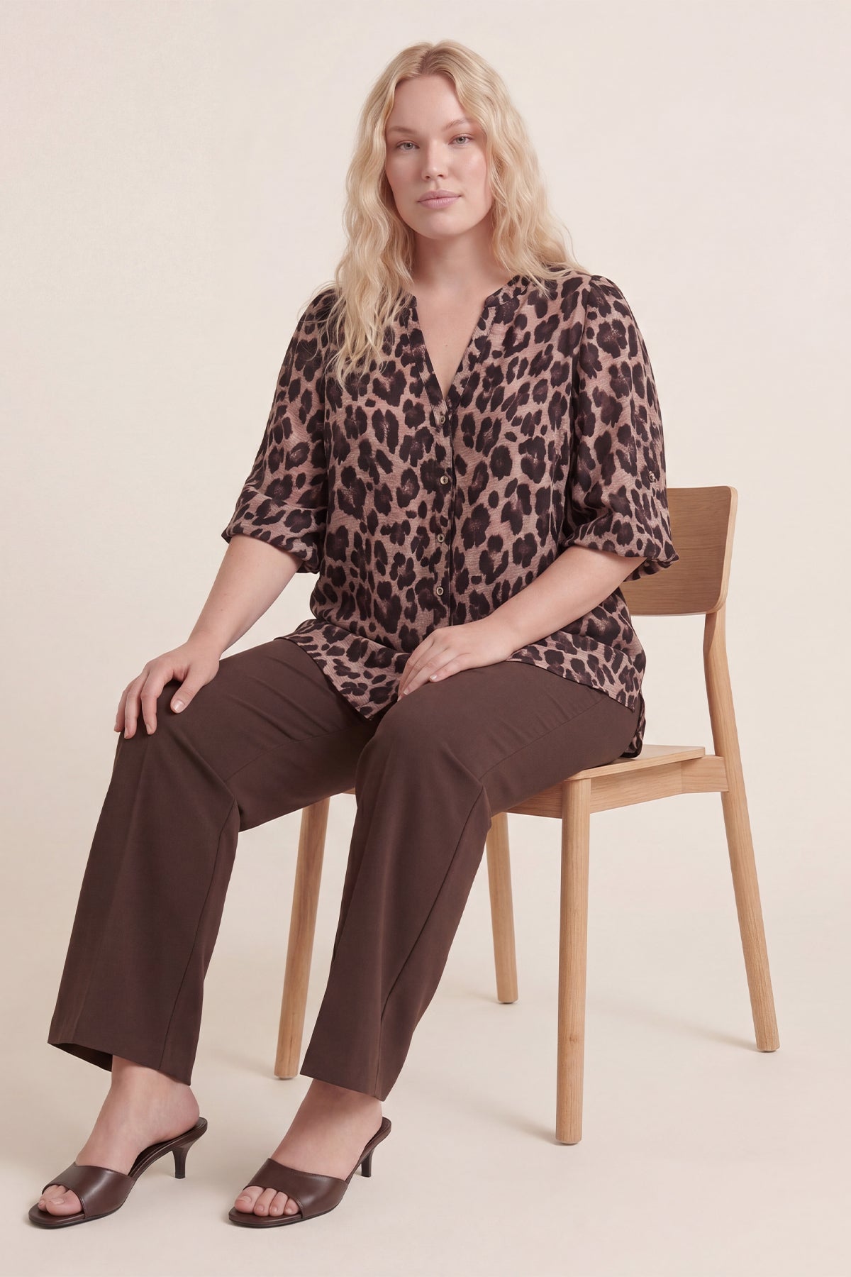 Balon Kol Düğmeli Leopar Desenli Bluz