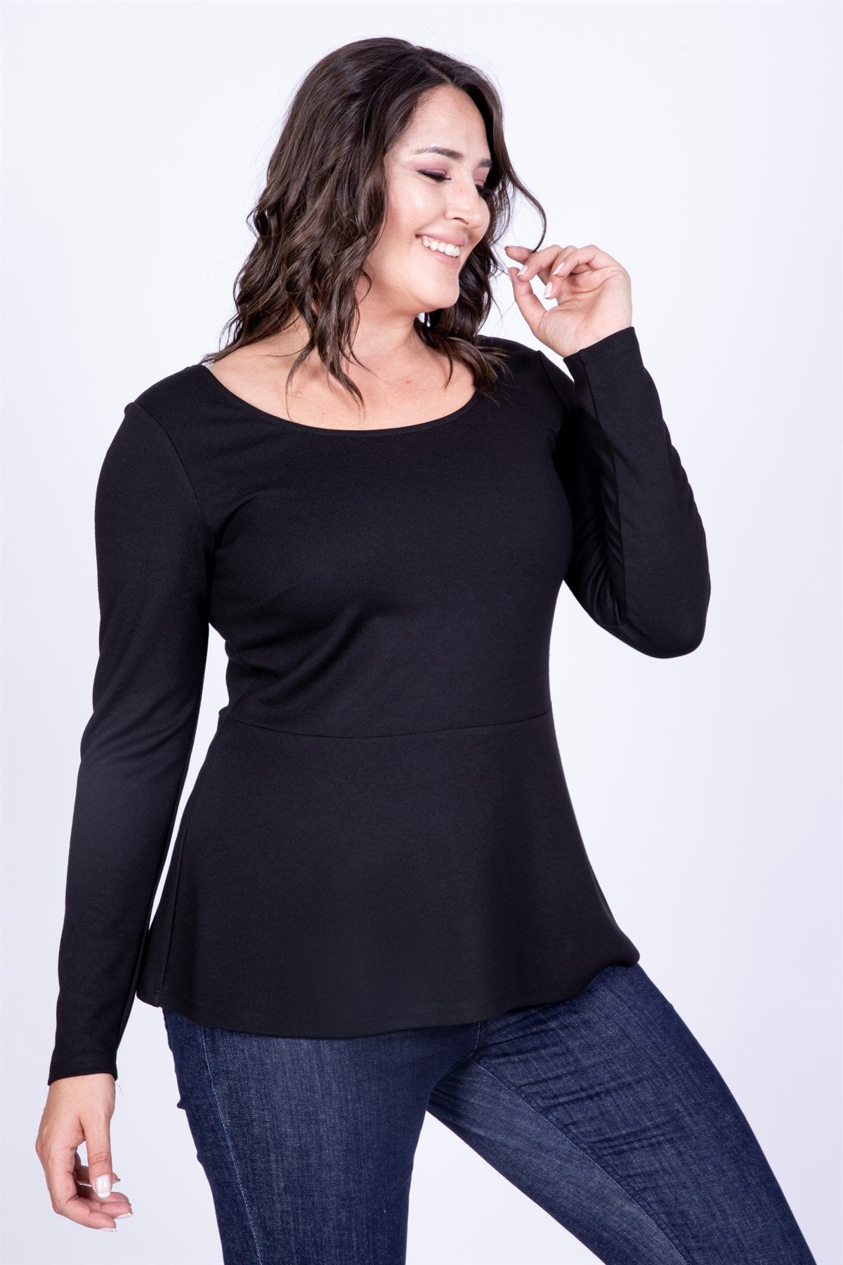 Bele Oturan Balerin Yaka Tişört