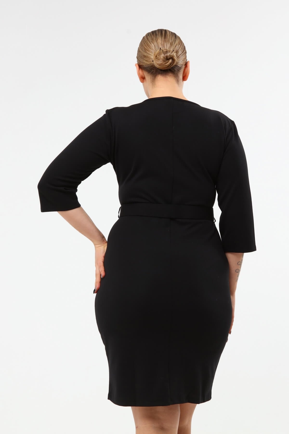 Beli Kemerli Örme Elbise