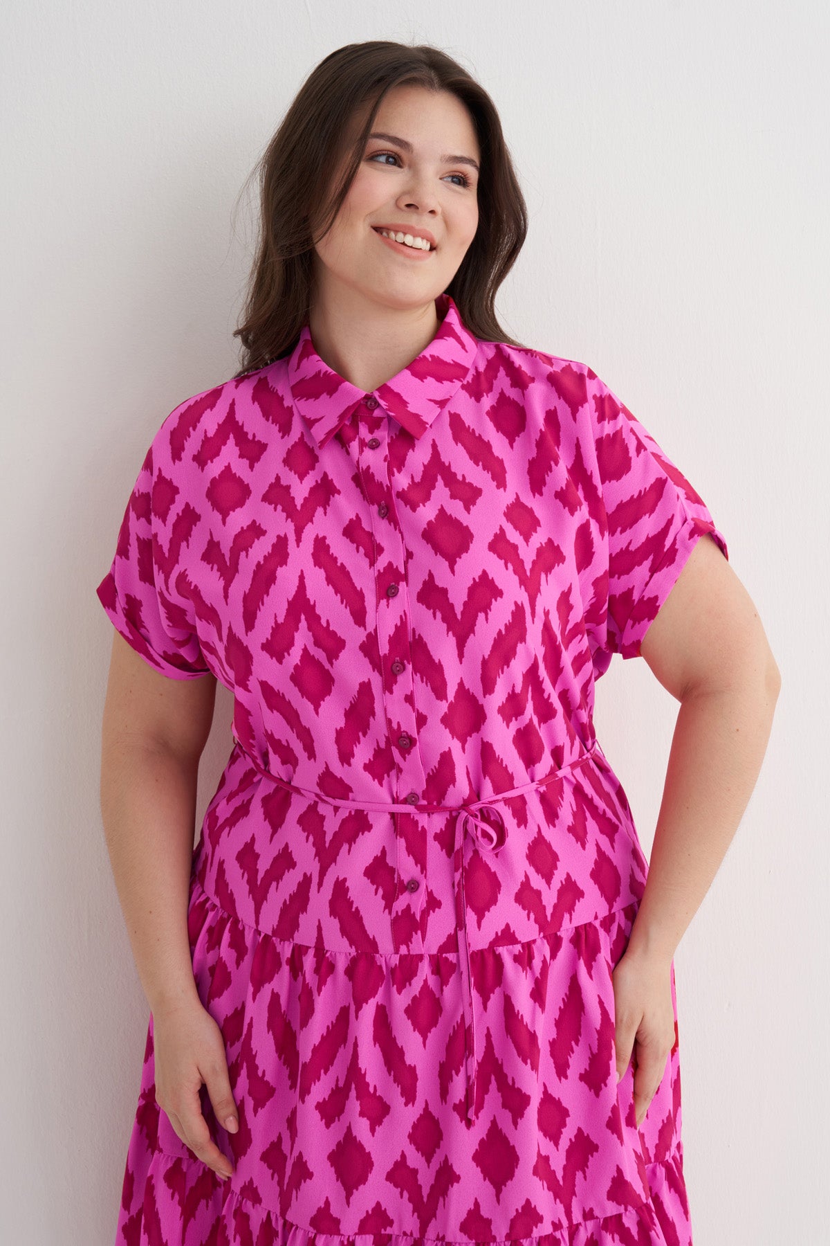 Beli Kuşaklı Desenli Gömlek Elbise