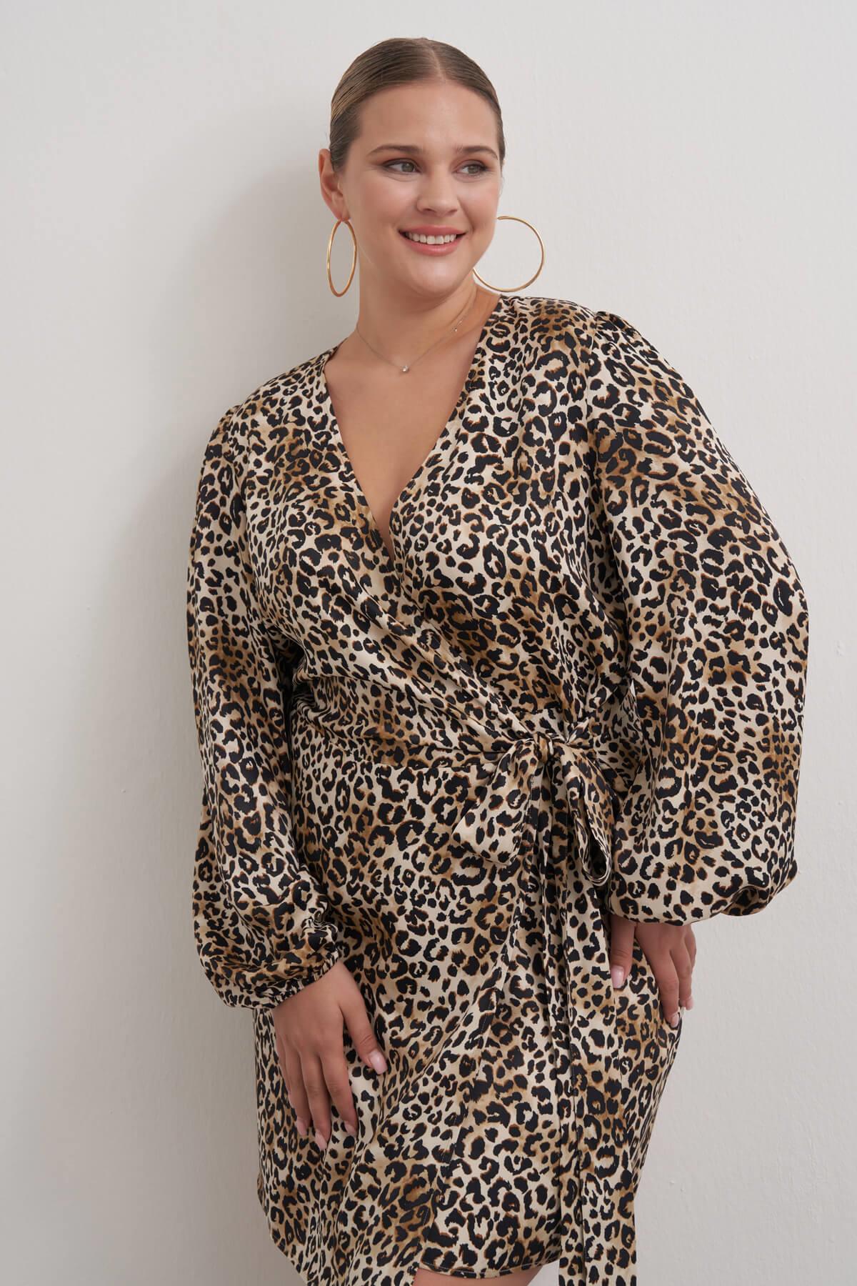 Beli Kuşaklı Leopar Elbise