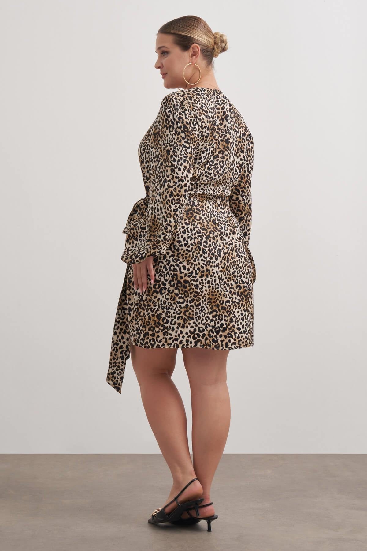 Beli Kuşaklı Leopar Elbise