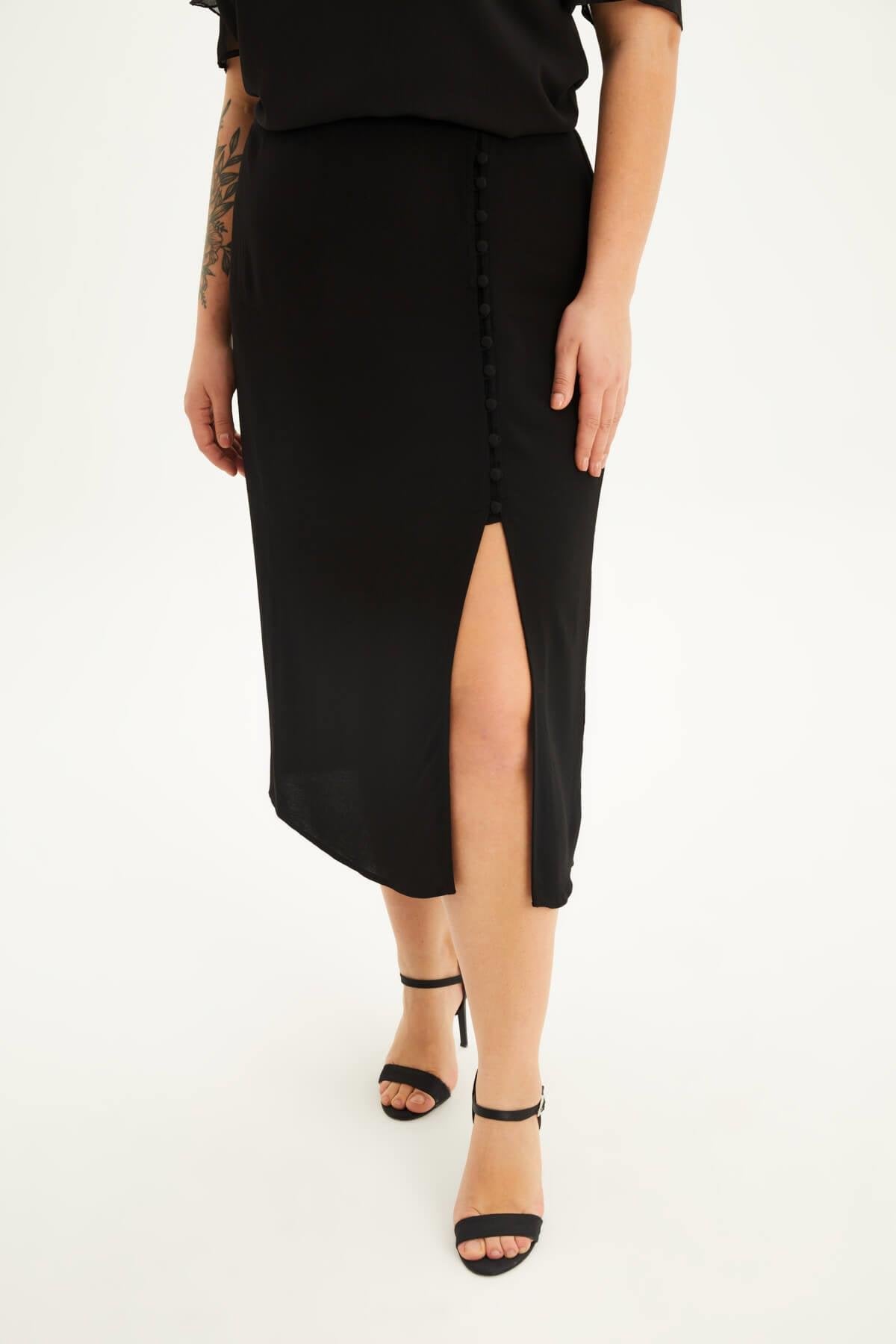 Beli Lastikli Düğmeli Midi Etek