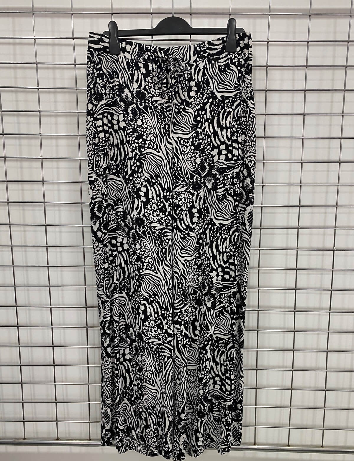 Beli Lastikli Geniş Paçalı Pantolon