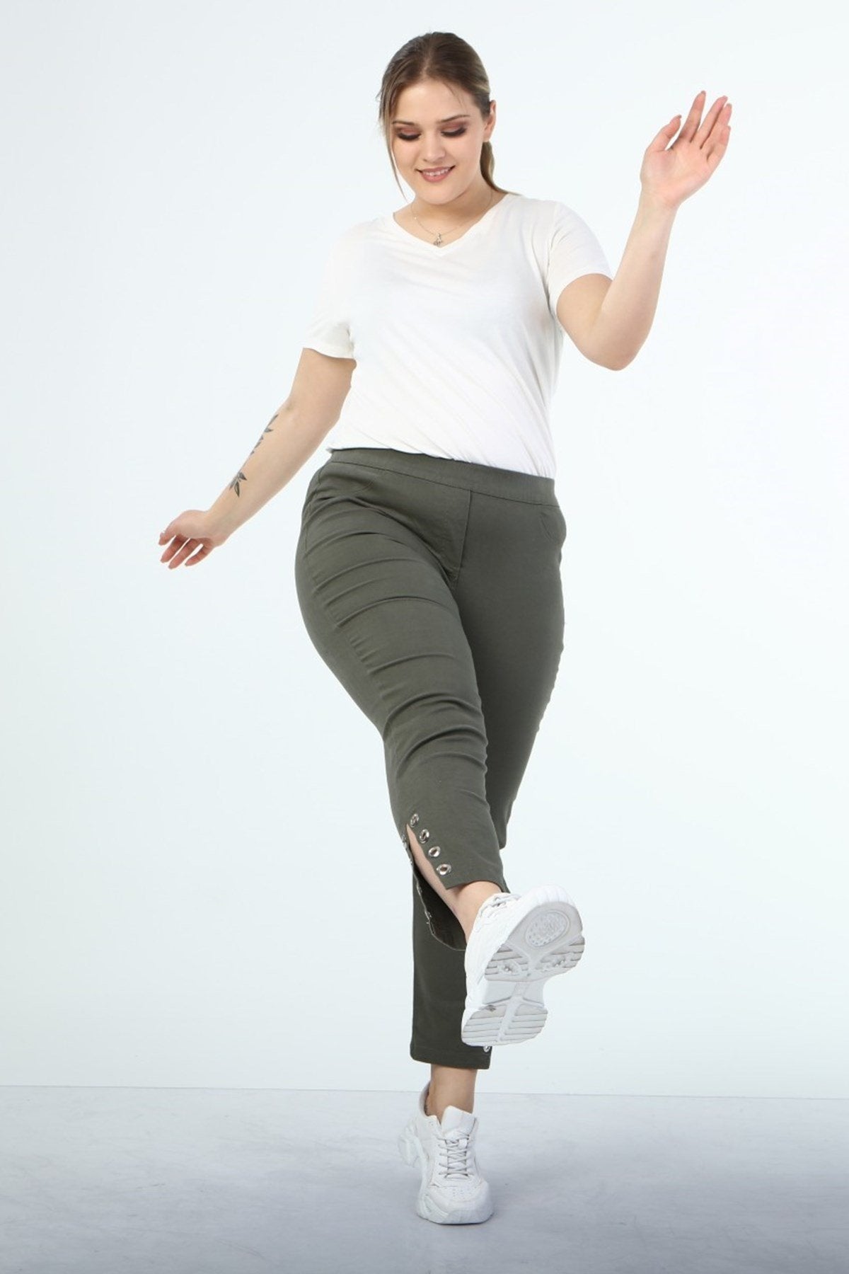 Beli Lastikli Kuş Gözü Detaylı Pantolon