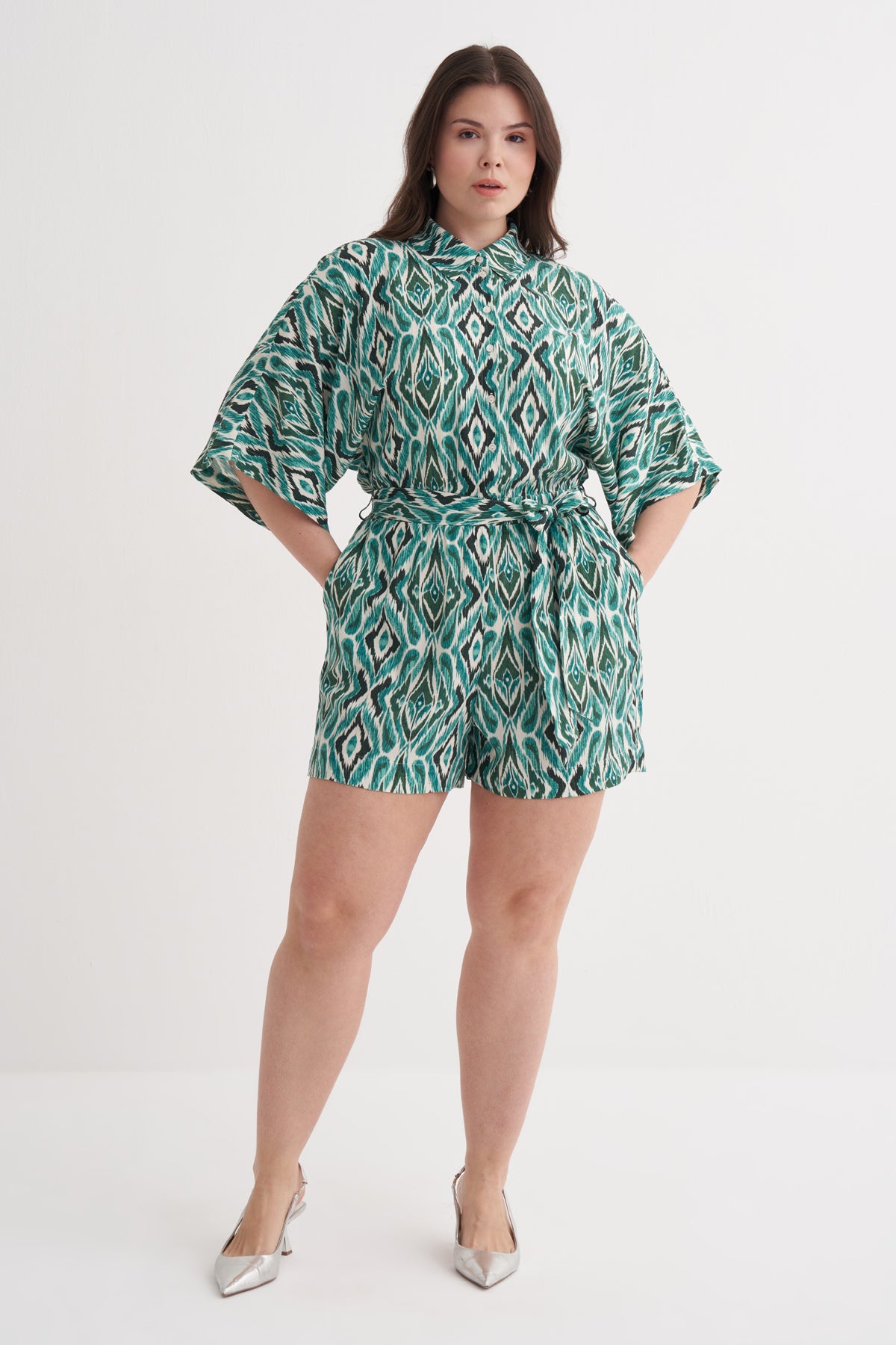 Beli Lastikli Kuşaklı Kısa Tulum