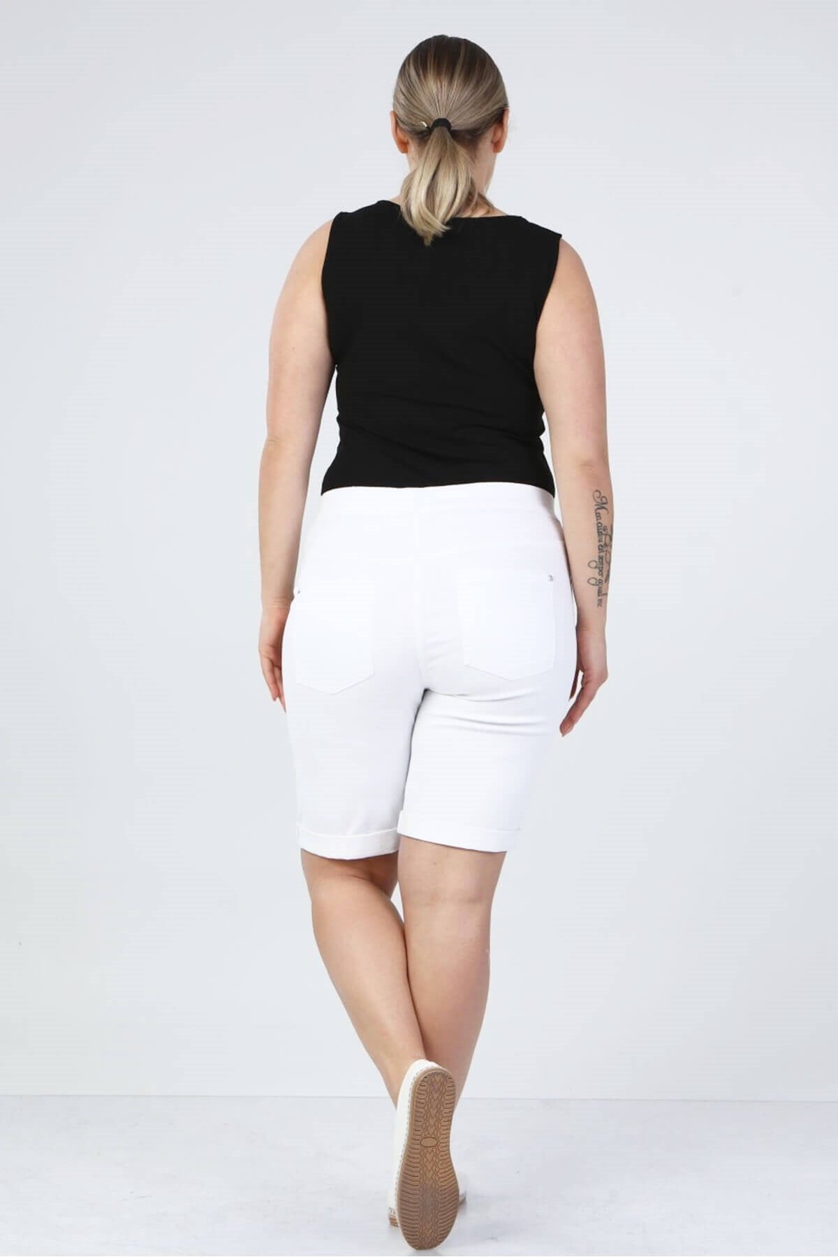 Beli Lastikli Paçası Katlı Şort