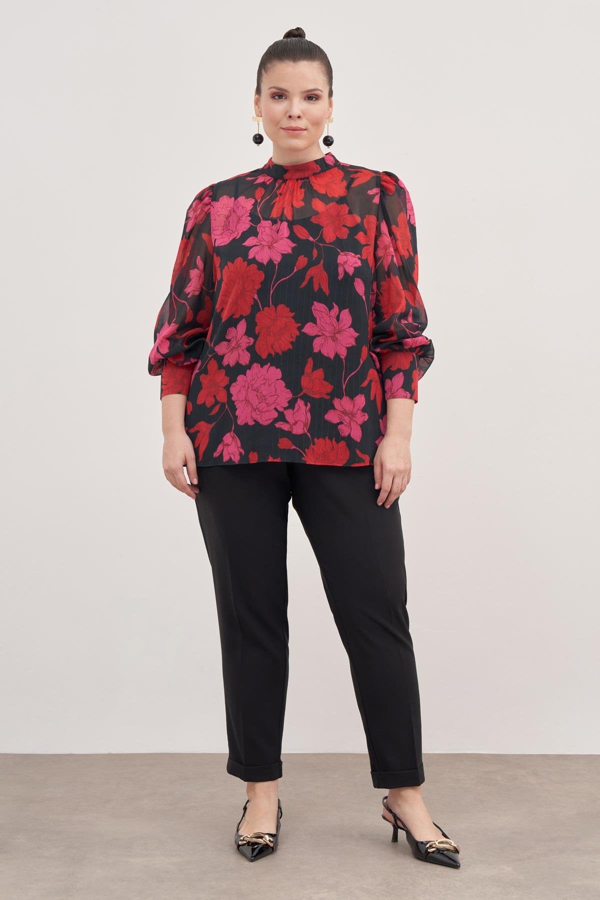 Büzgü Detaylı Şifon Bluz