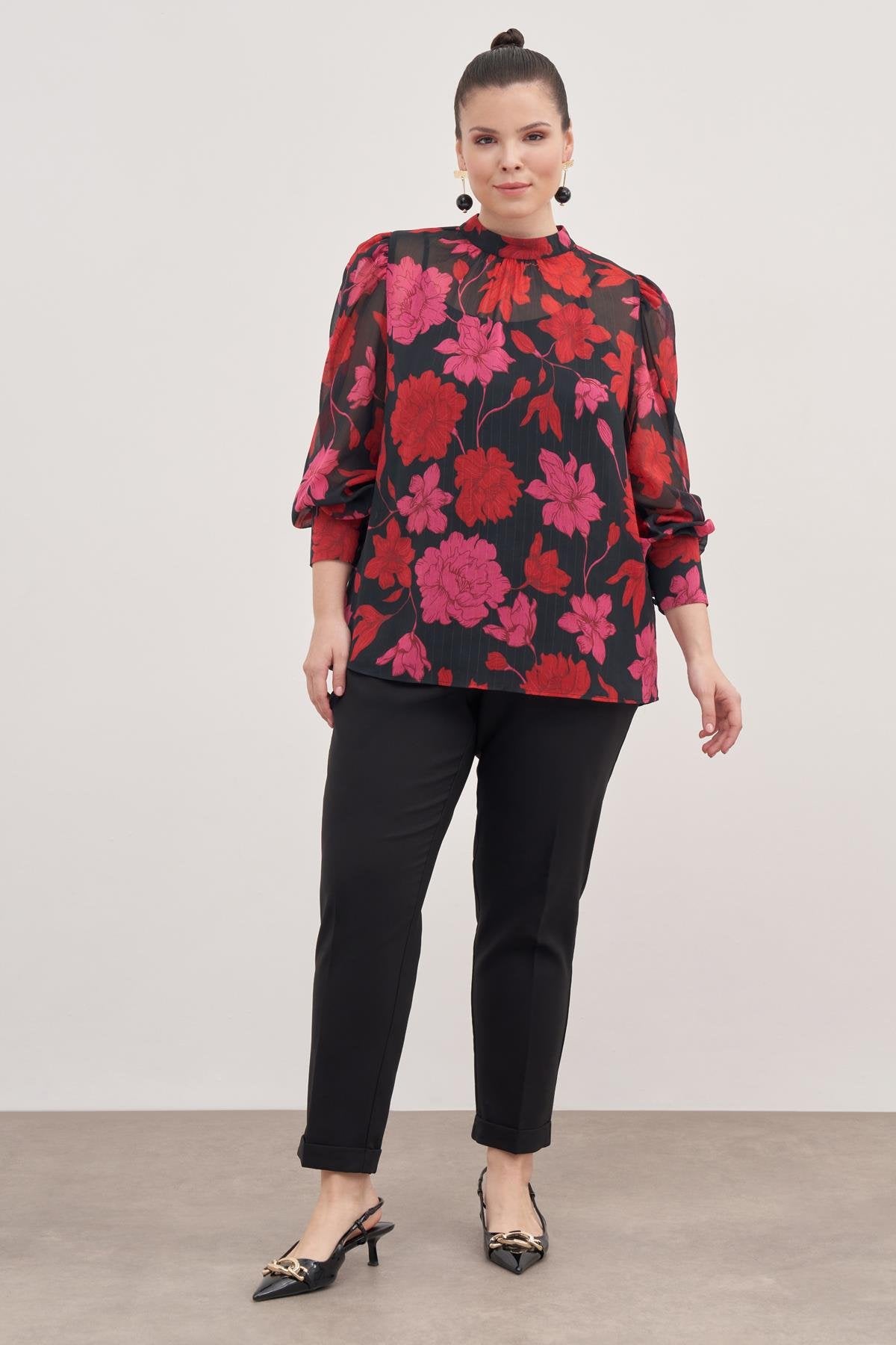 Büzgü Detaylı Şifon Bluz