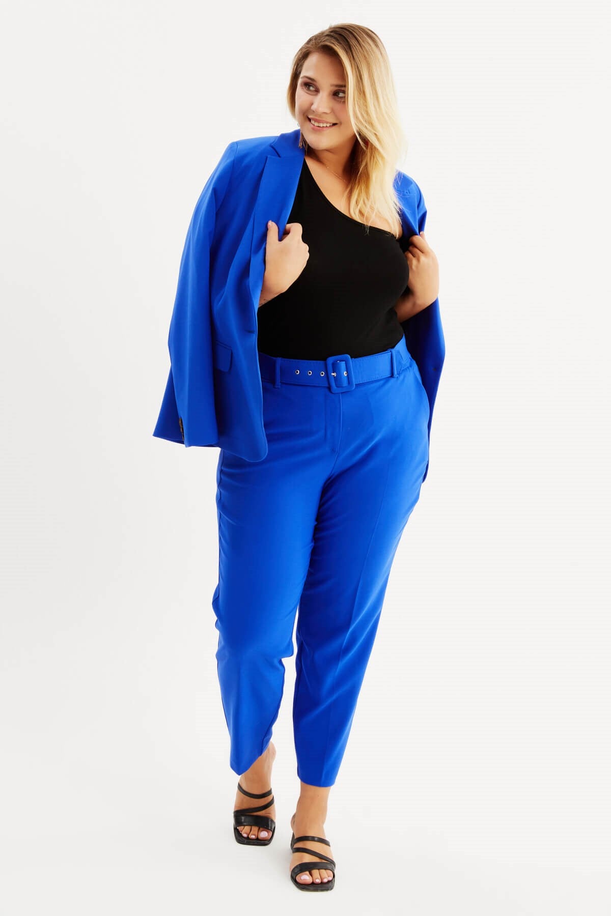 Cep Detaylı Kemerli Klasik Pantolon