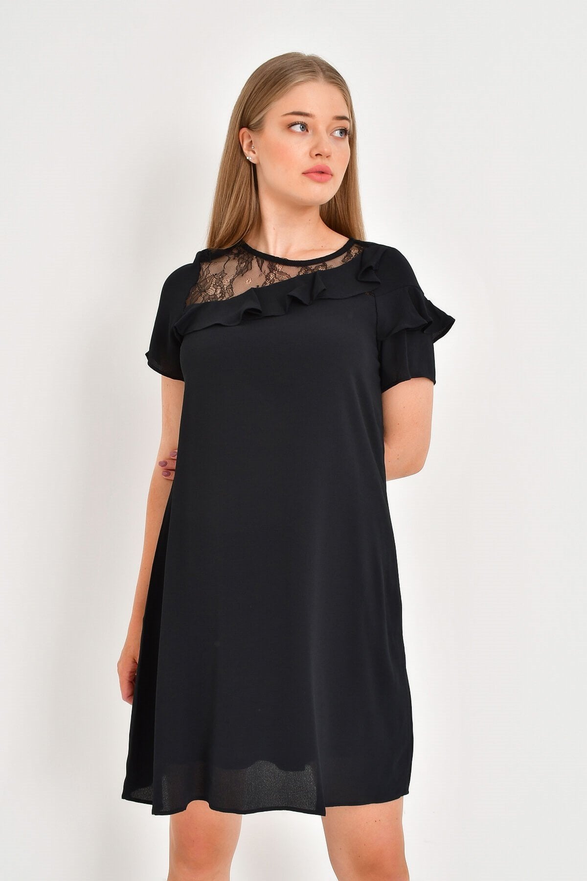 Dantel Ve Fırfır Detaylı Elbise