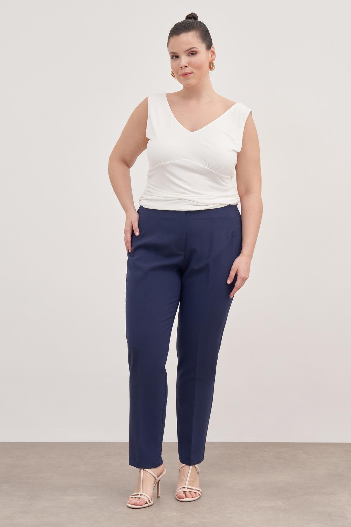 Dikiş Detaylı Yüksek Bel Pantolon