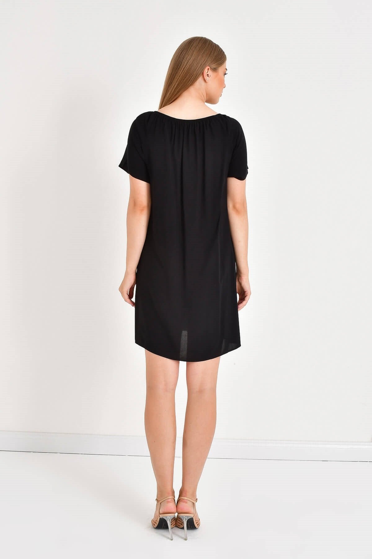 Düşük Omuzlu Büzgü Detaylı Elbise