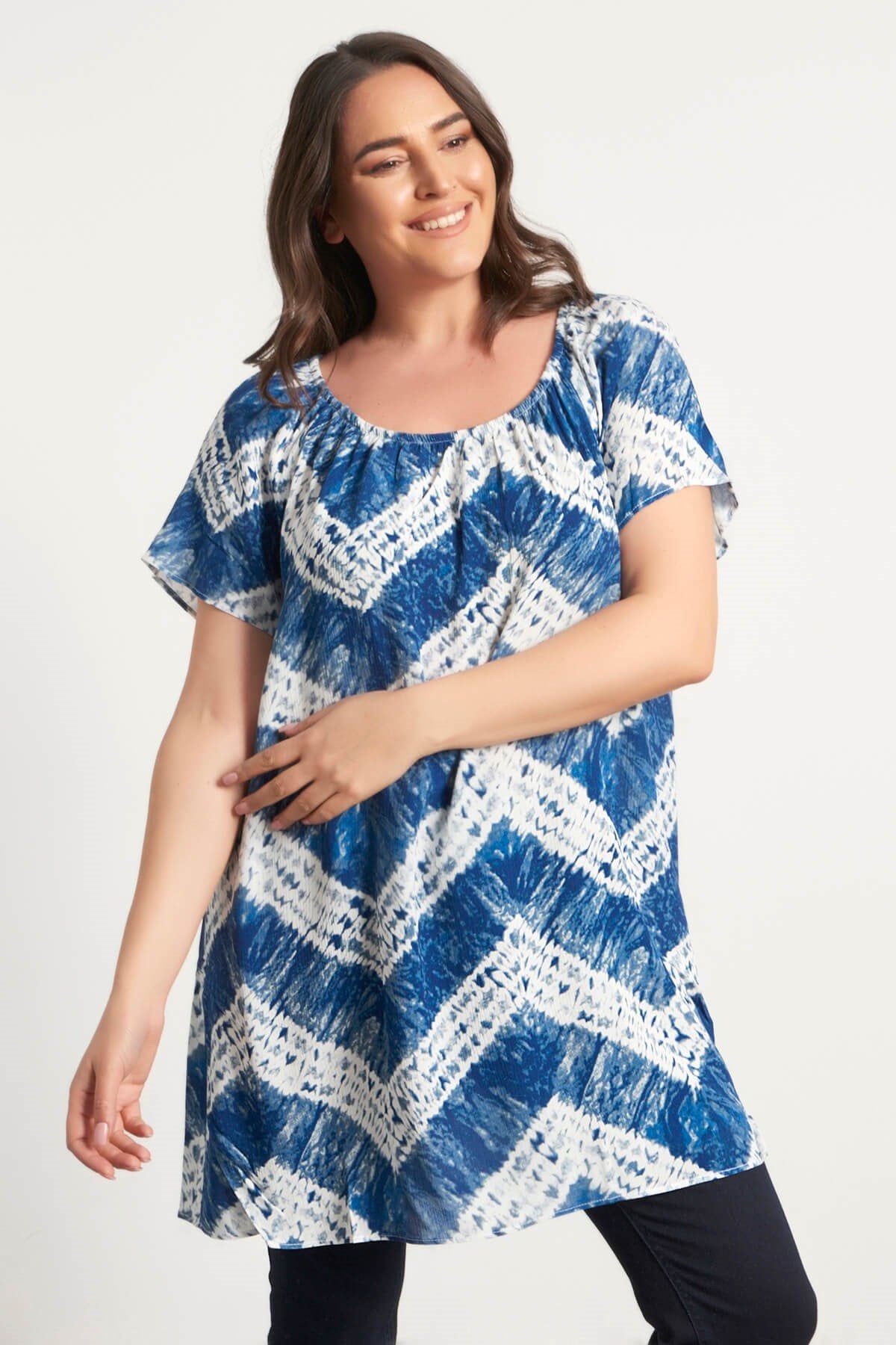 Düşük Omuzlu Büzgü Detaylı Elbise