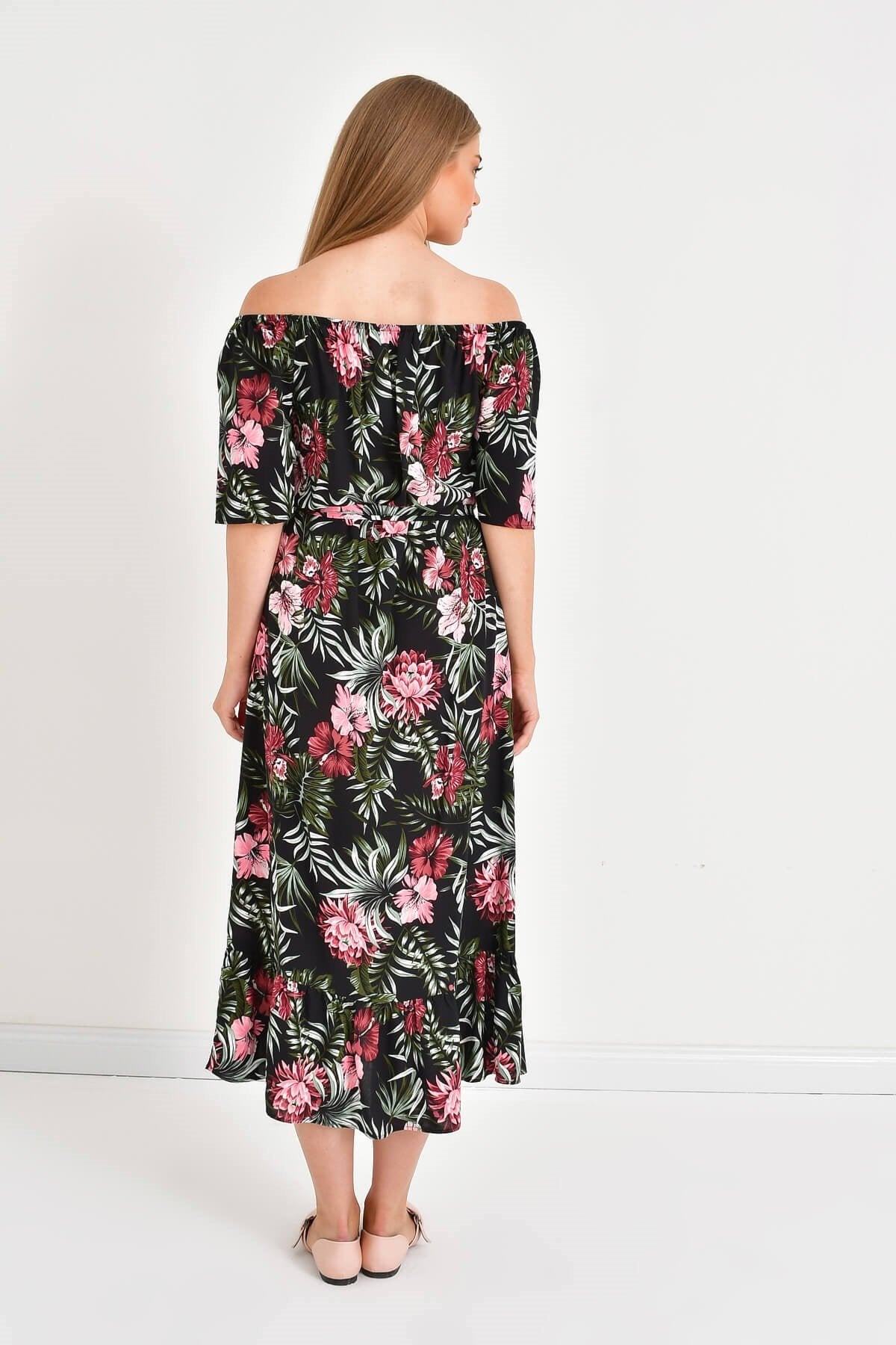 Düşük Omuzlu Yırtmaçlı Elbise