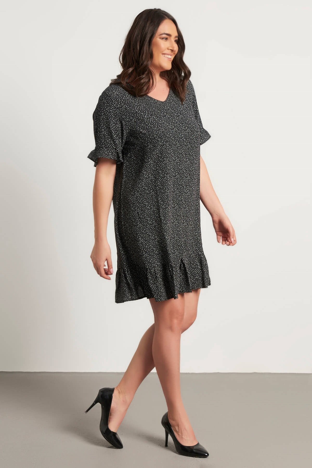 Eteği ve Kolları Fırfırlı Elbise