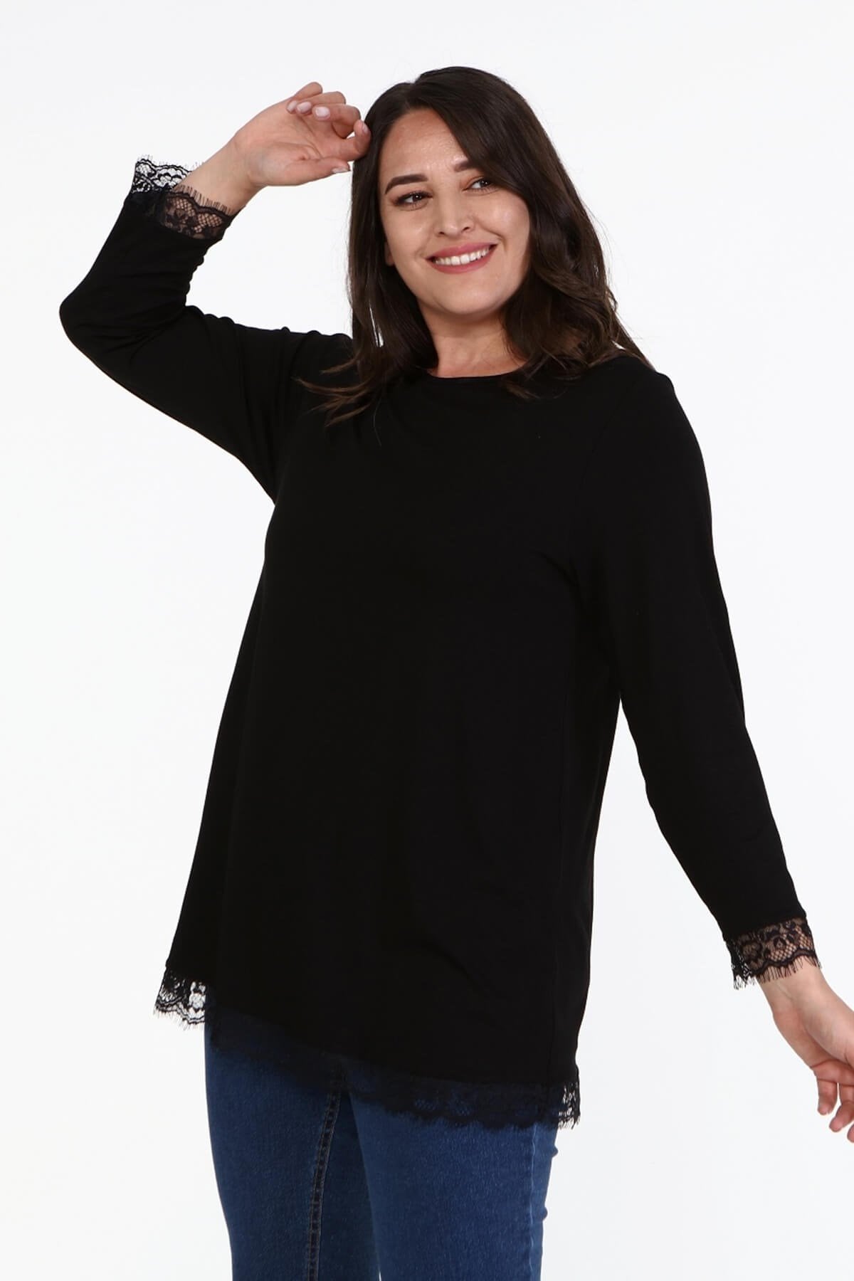 Etek ve Kol Ucu Dantelli Tunik