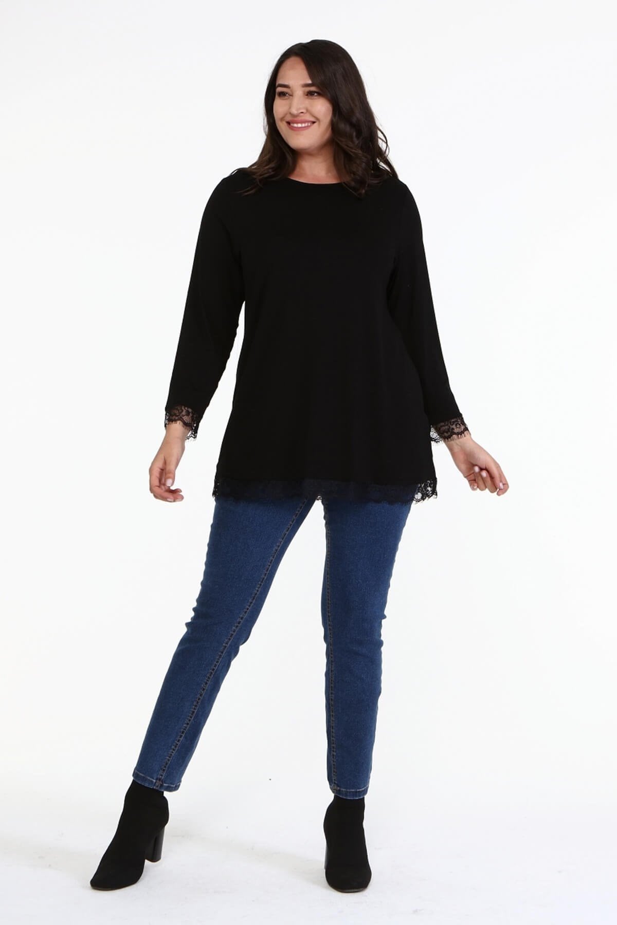 Etek ve Kol Ucu Dantelli Tunik